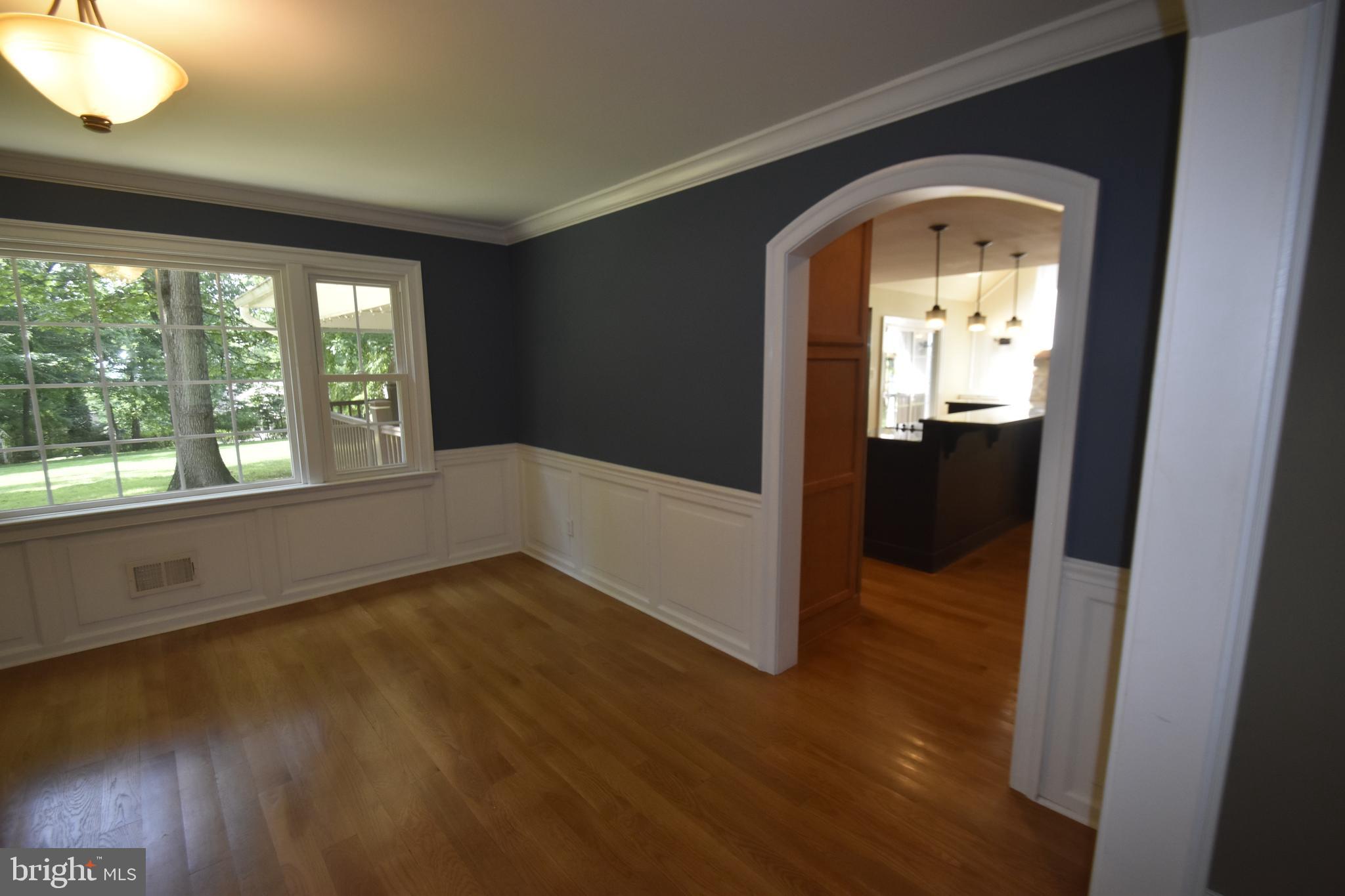 COLONIAL VILLAGE - Residential