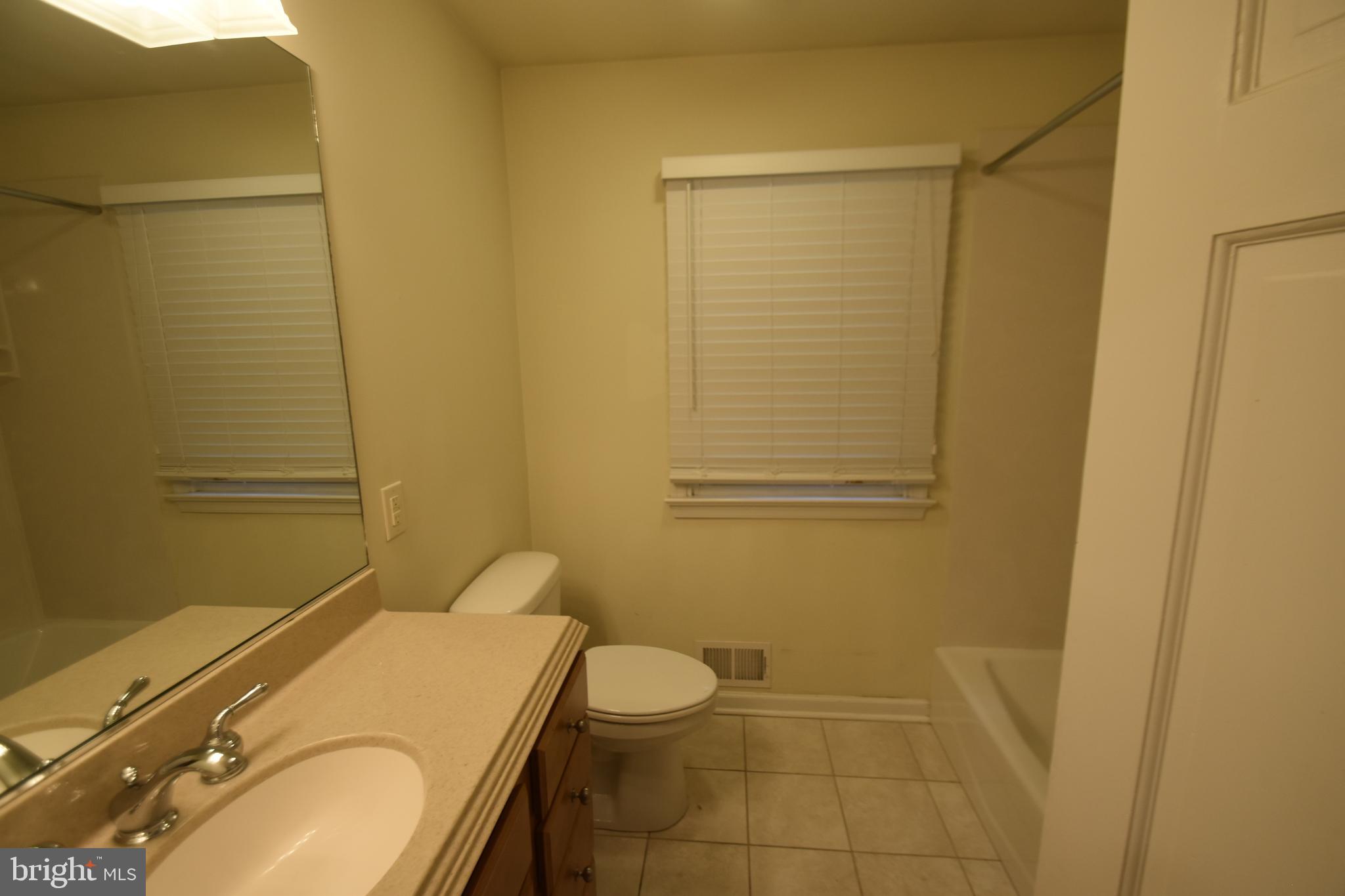 COLONIAL VILLAGE - Residential