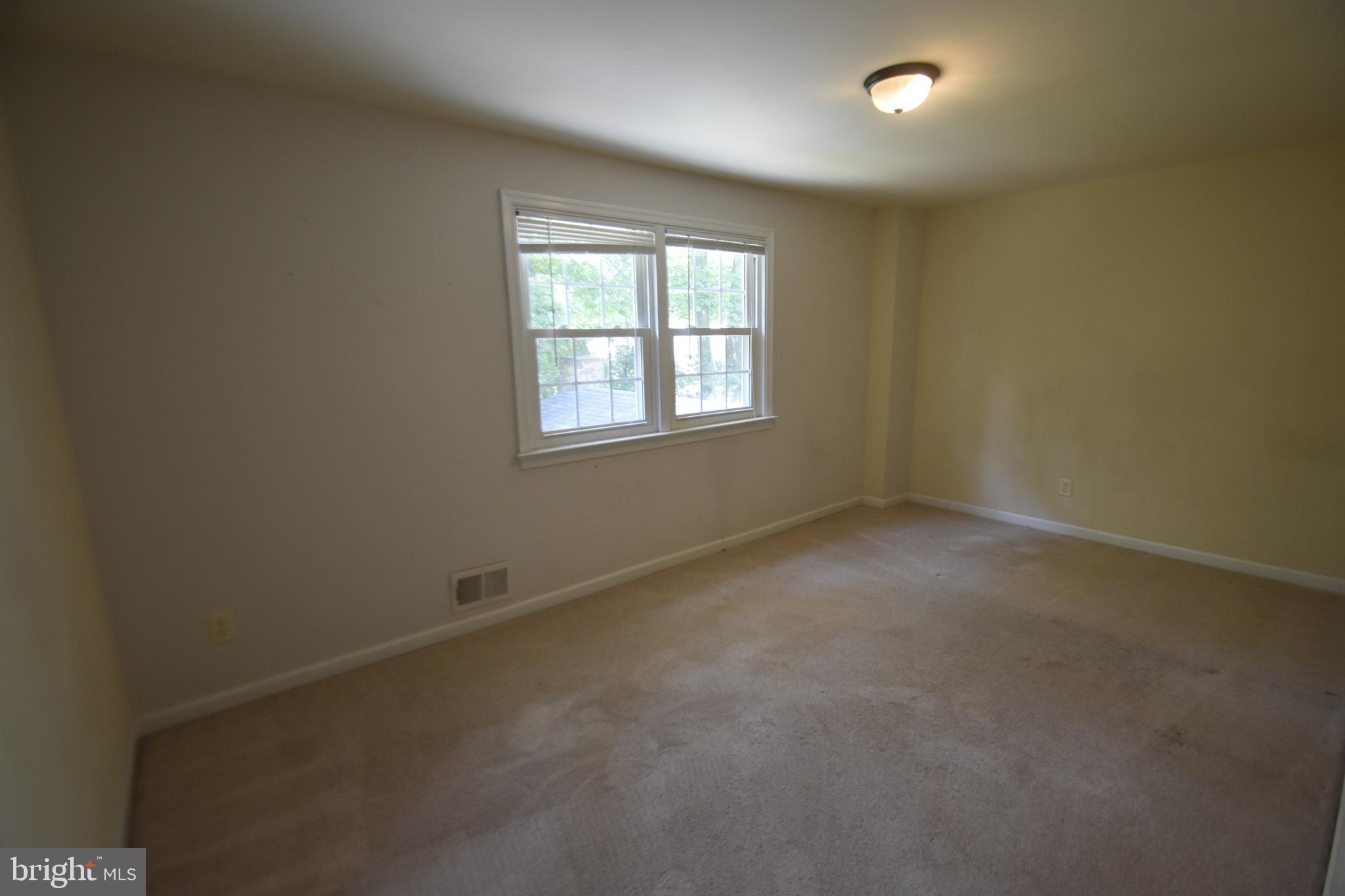 COLONIAL VILLAGE - Residential