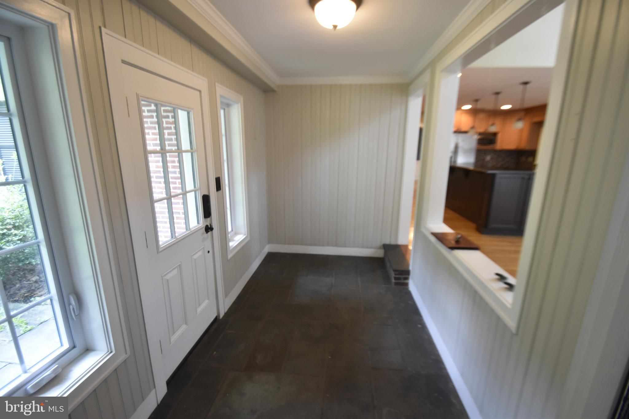 COLONIAL VILLAGE - Residential