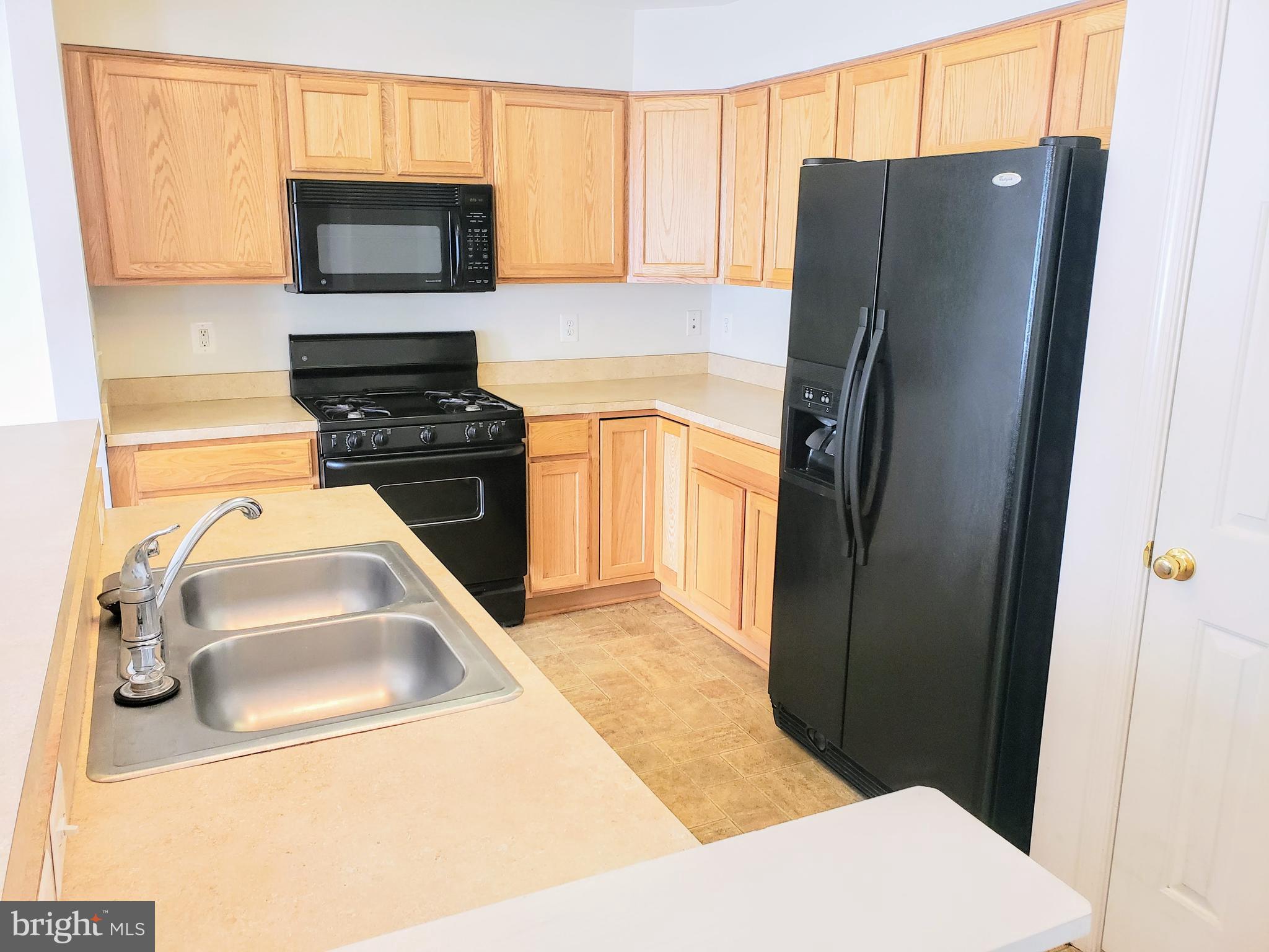 THREE FLAGS - Residential