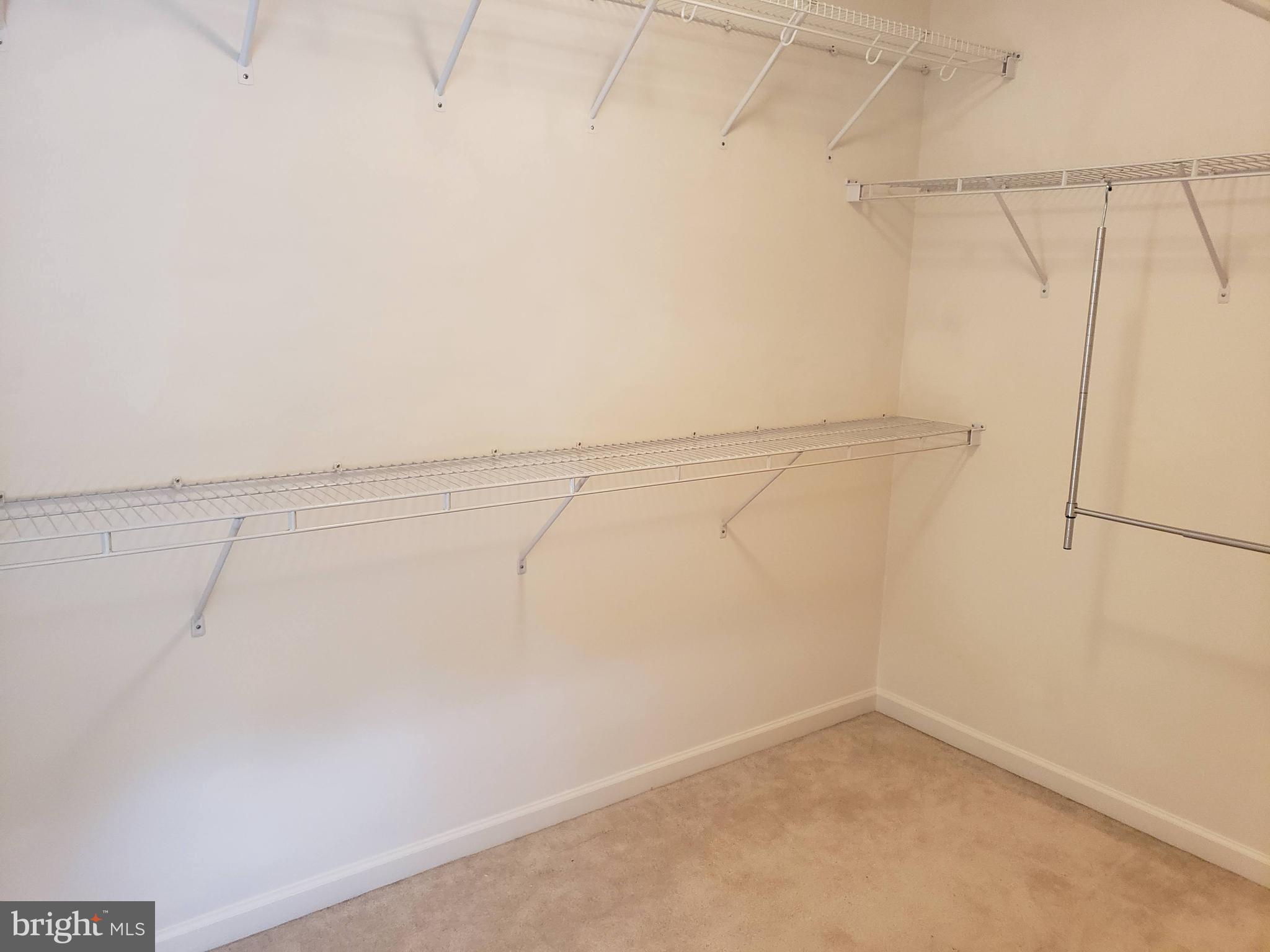 THREE FLAGS - Residential