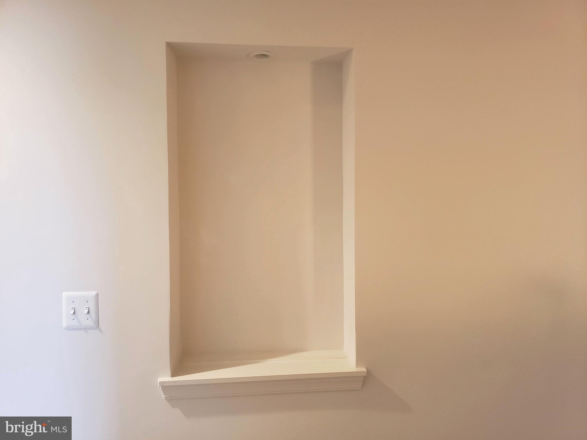 THREE FLAGS - Residential