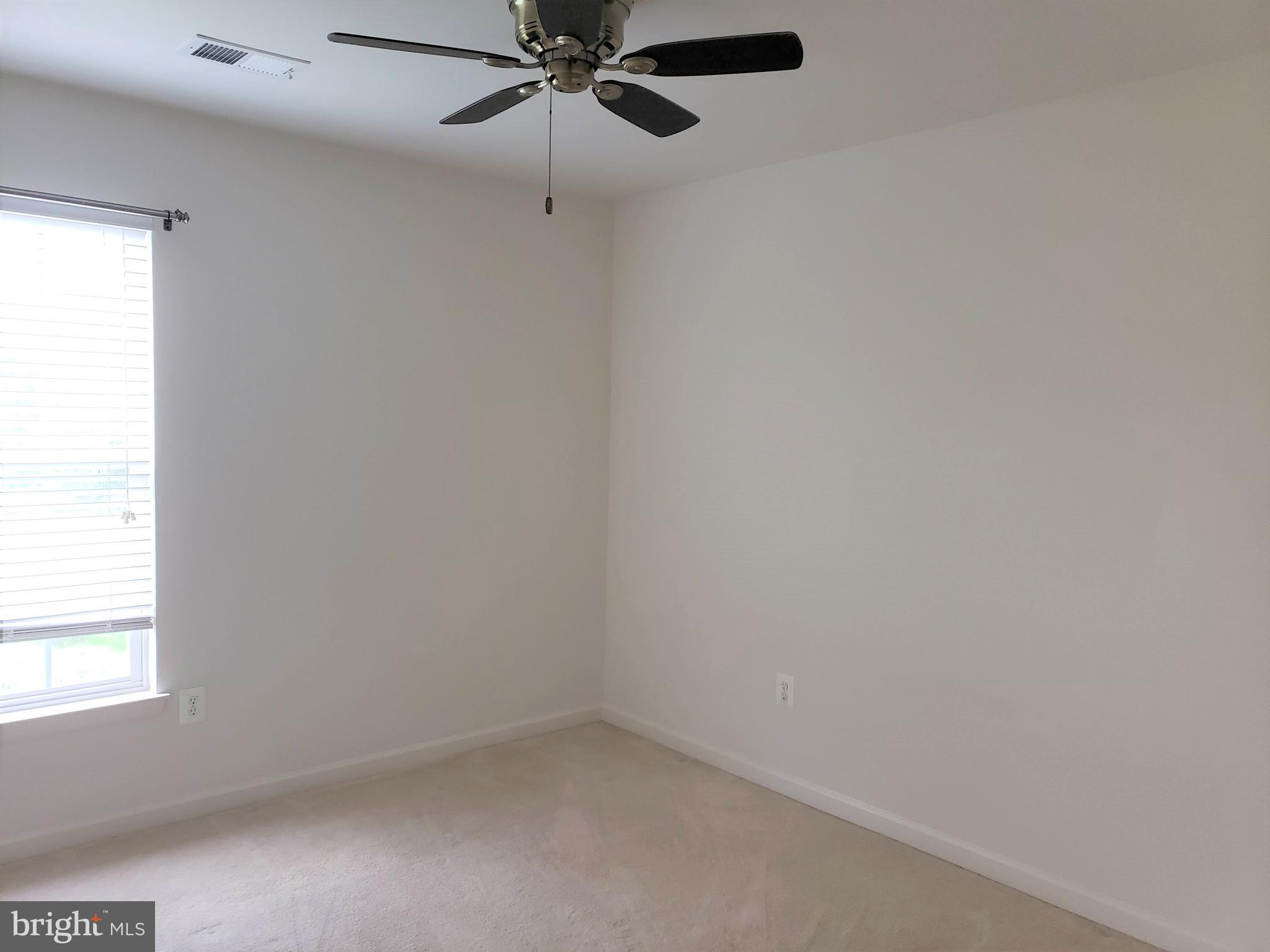 THREE FLAGS - Residential