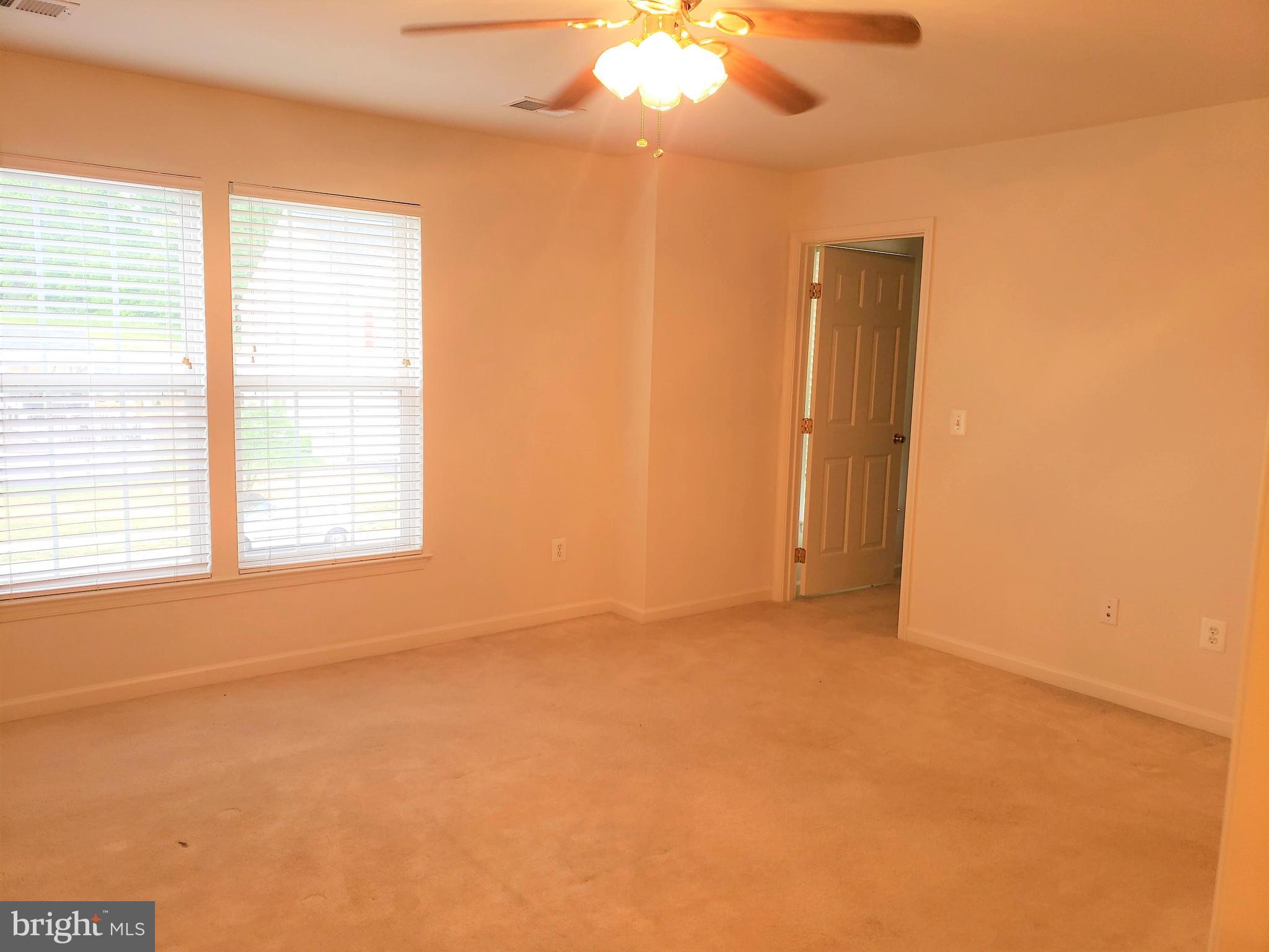 THREE FLAGS - Residential