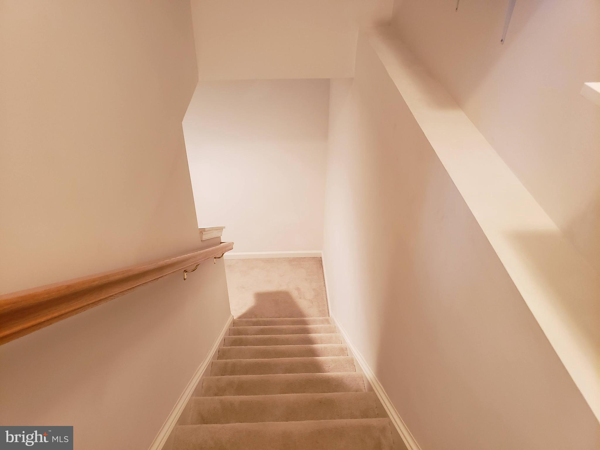 THREE FLAGS - Residential