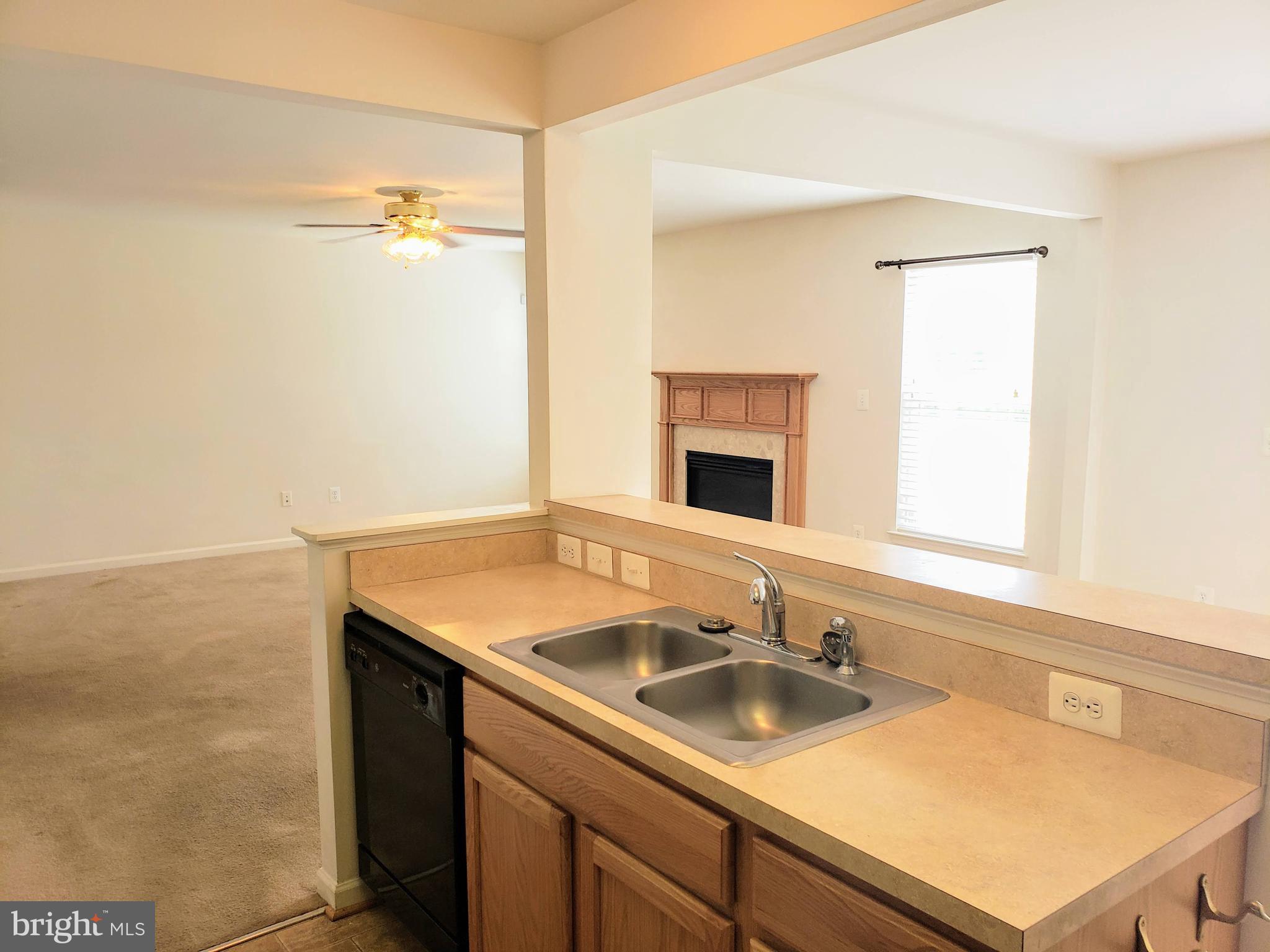 THREE FLAGS - Residential