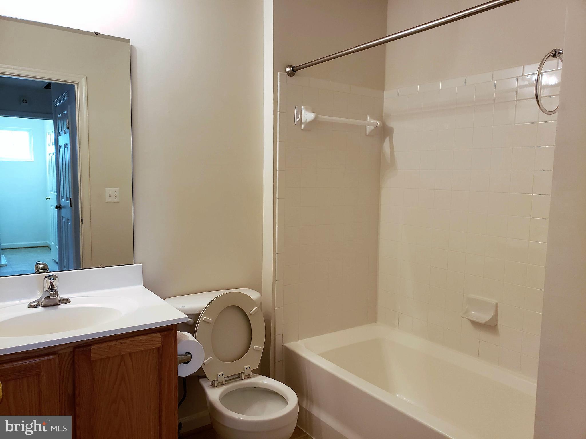 THREE FLAGS - Residential