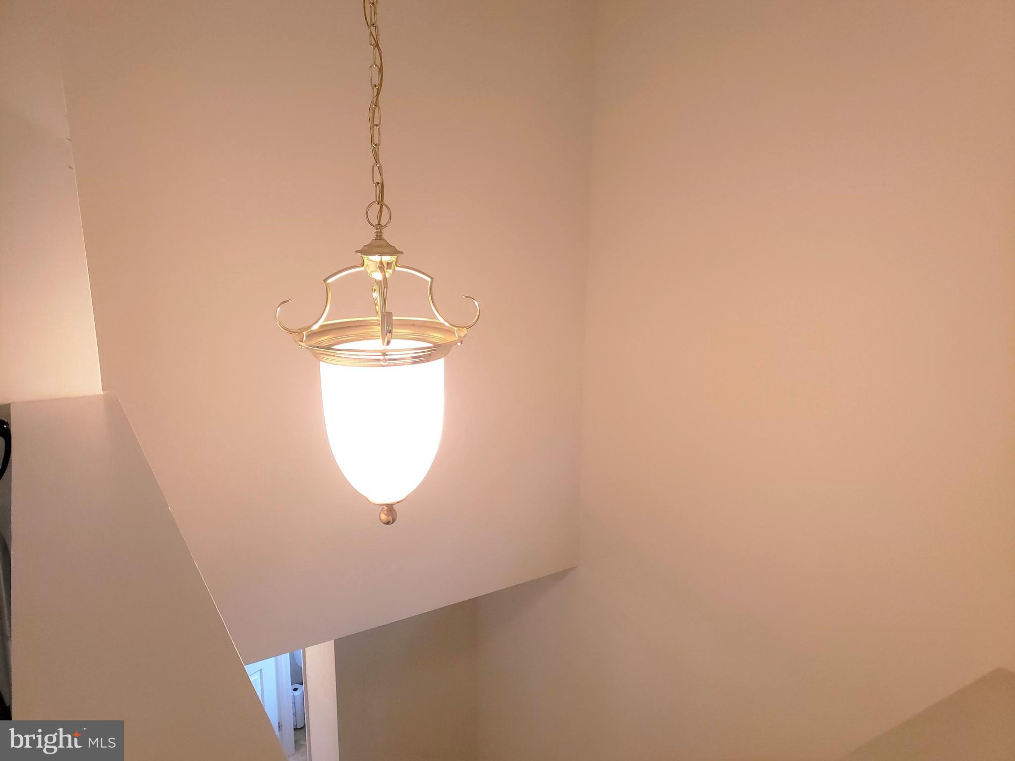 THREE FLAGS - Residential