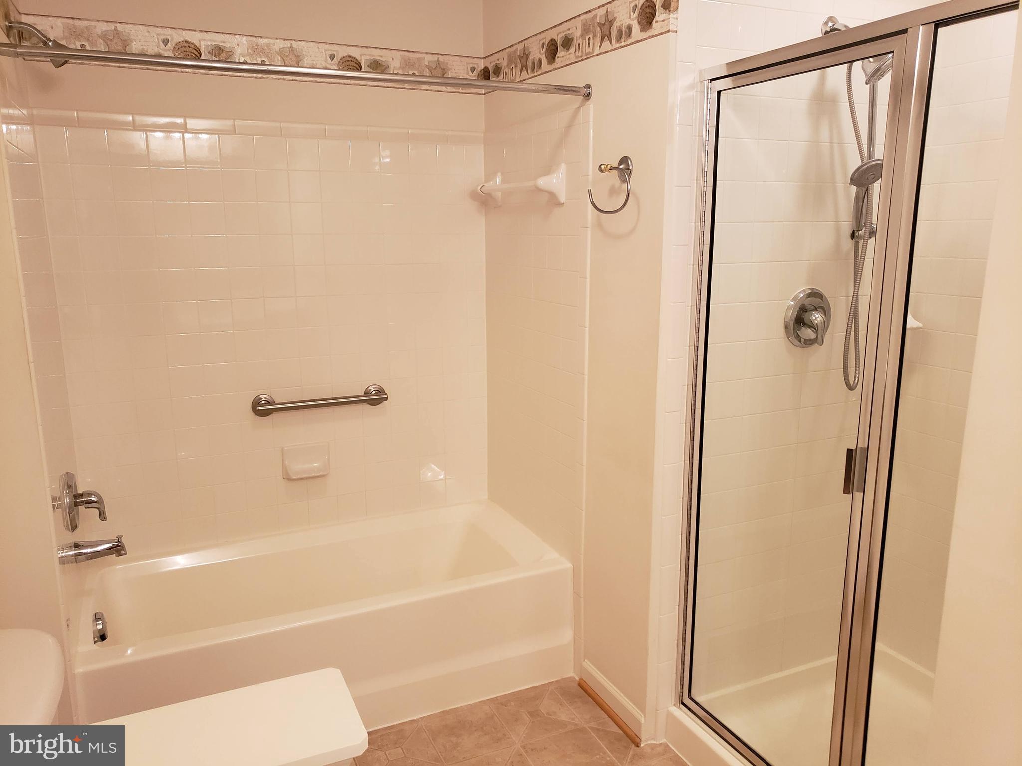 THREE FLAGS - Residential