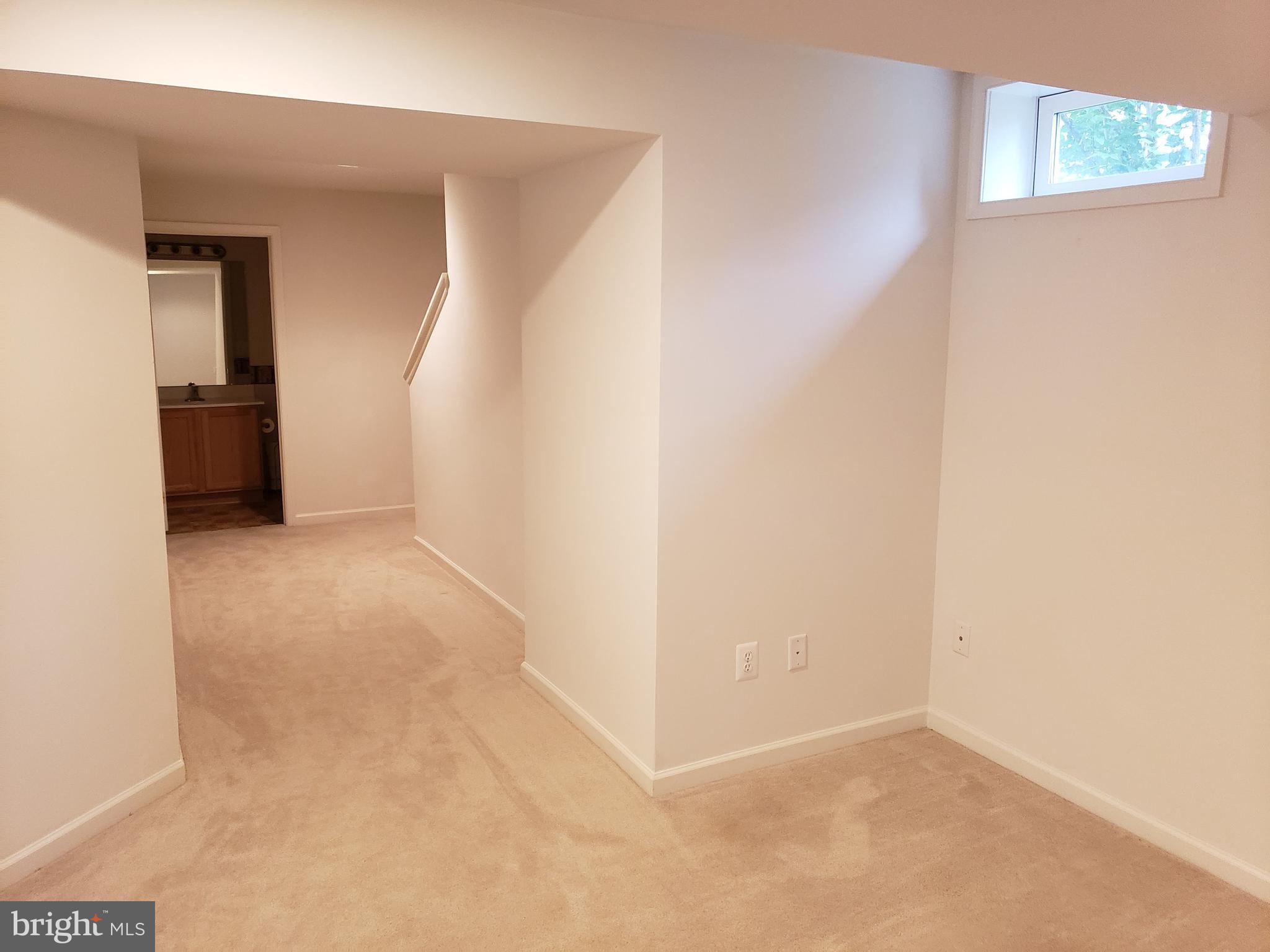 THREE FLAGS - Residential