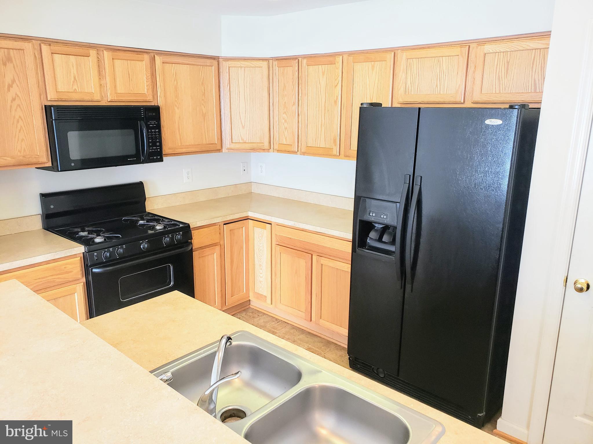 THREE FLAGS - Residential