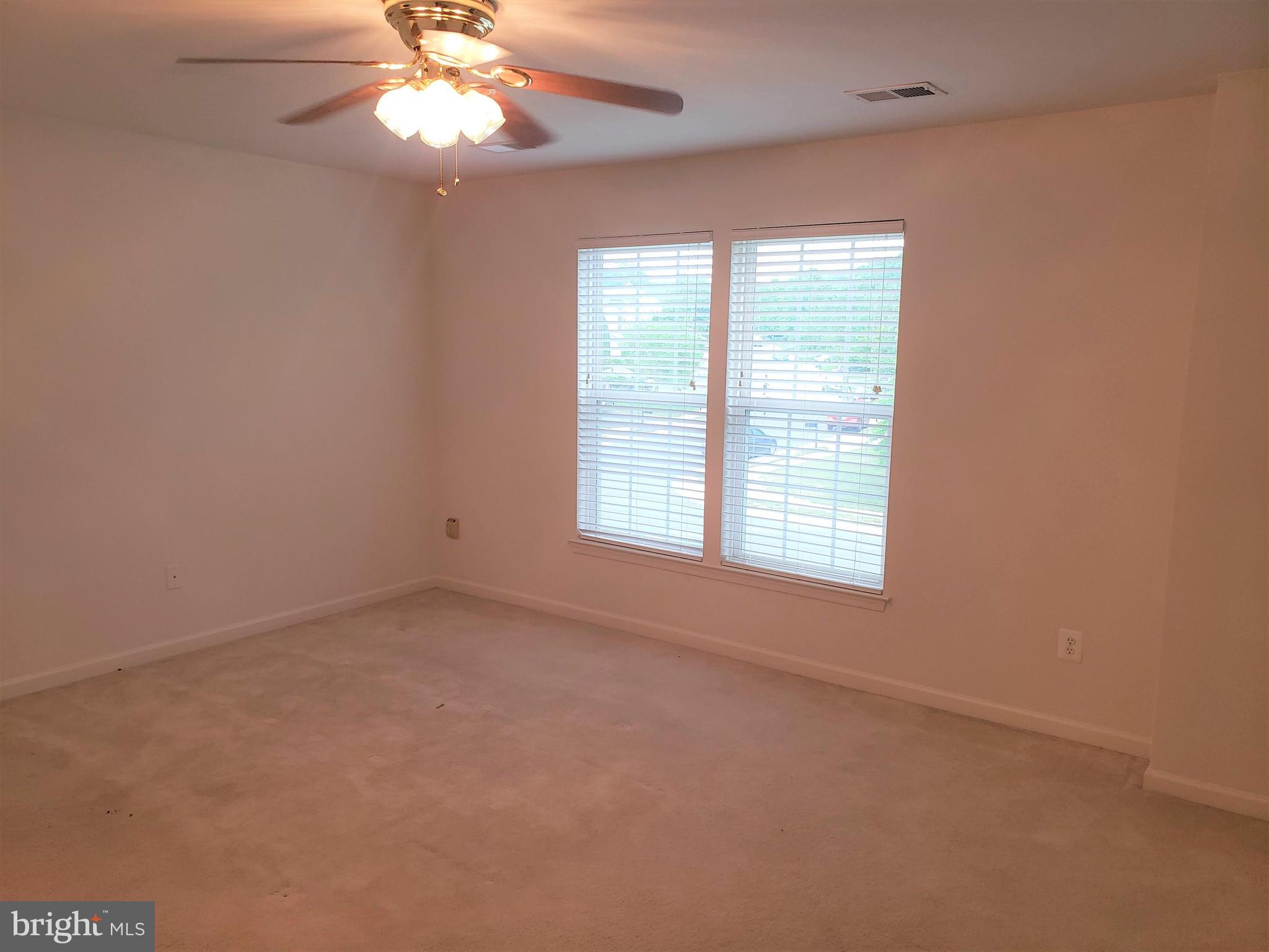 THREE FLAGS - Residential