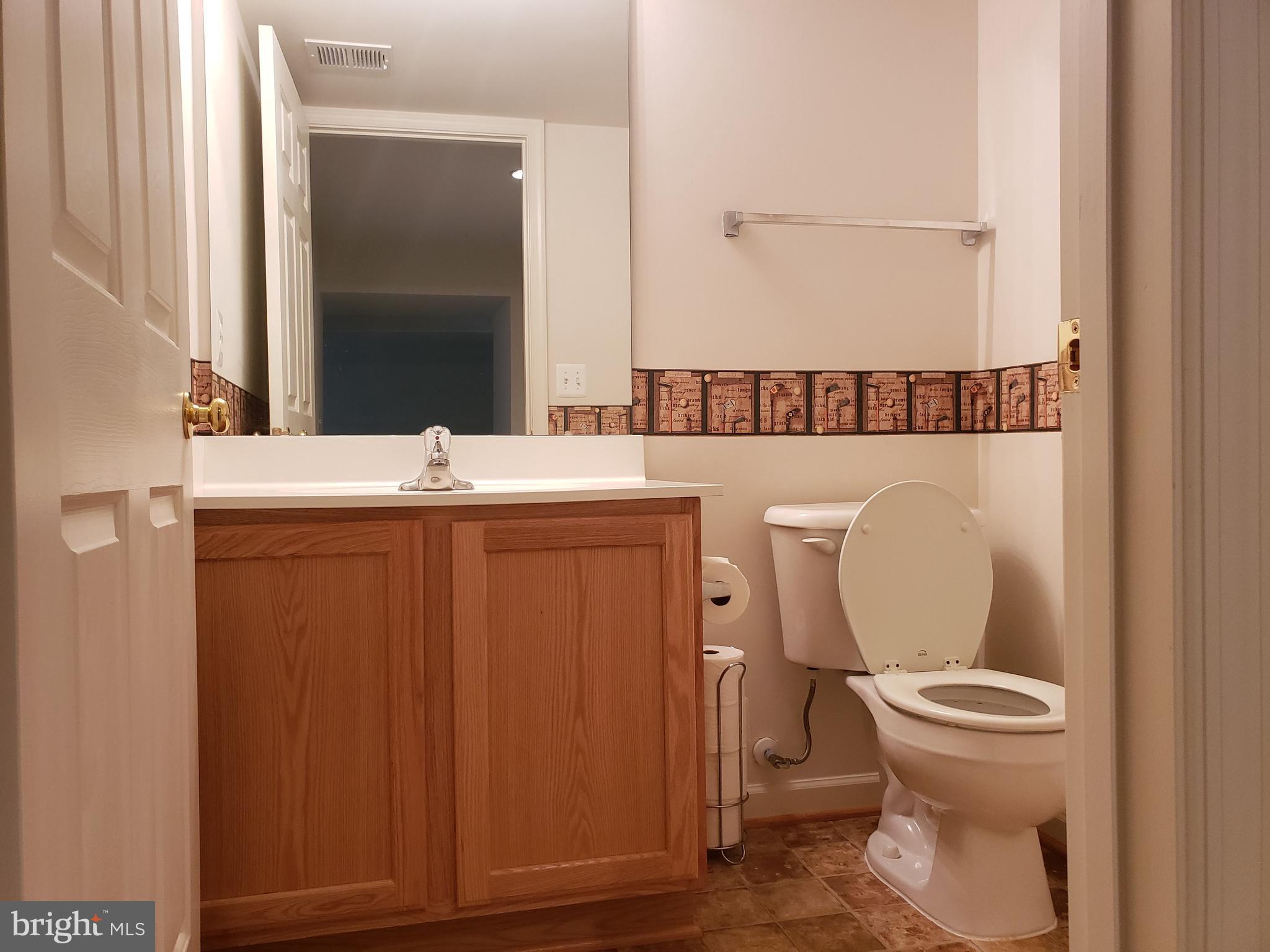 THREE FLAGS - Residential