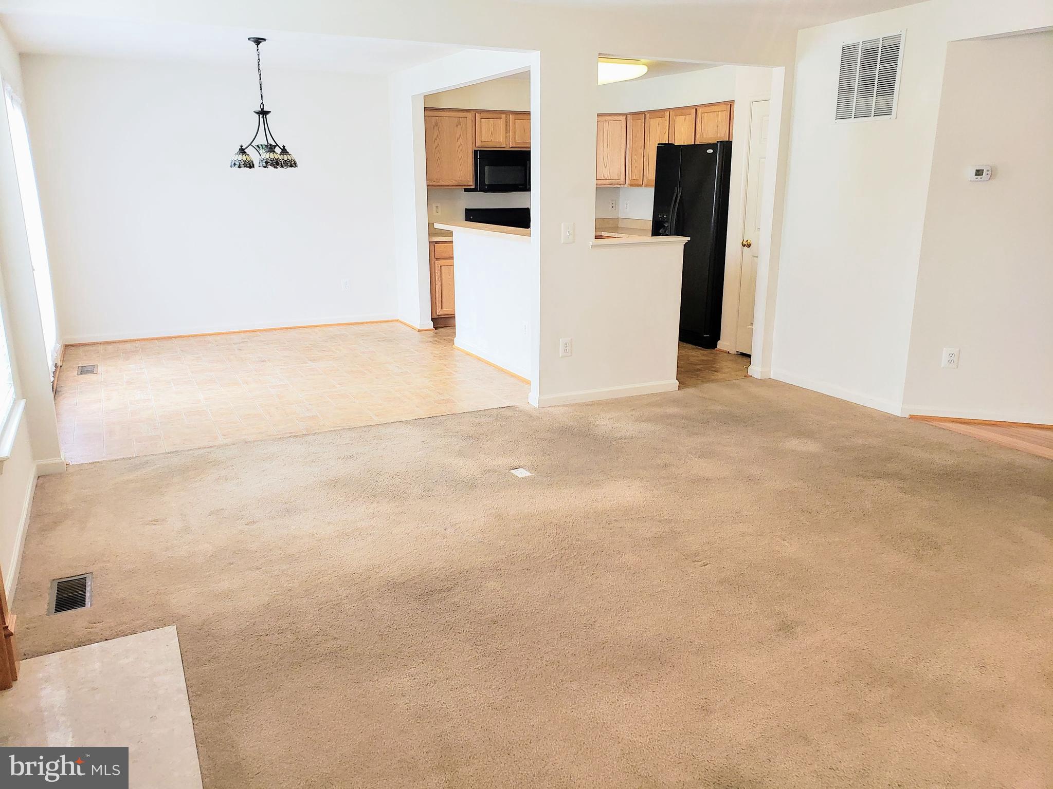 THREE FLAGS - Residential