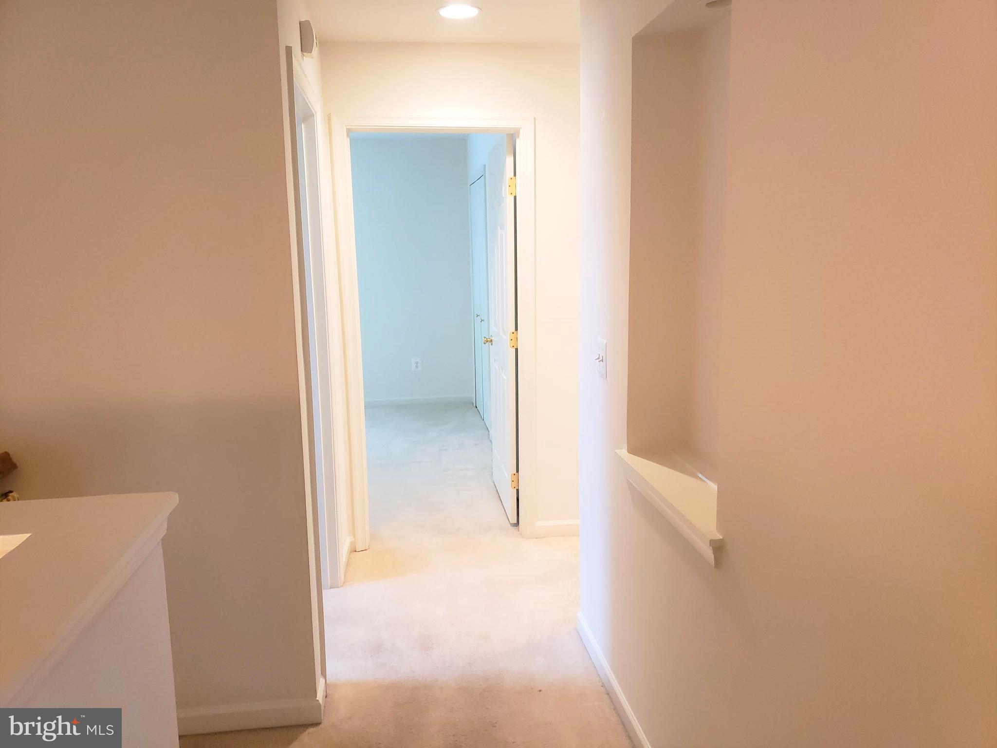 THREE FLAGS - Residential