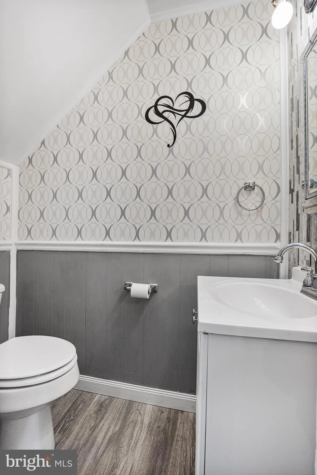 Moorestown, New Jersey 08057, United States, 2 Bedrooms Bedrooms, ,2 BathroomsBathrooms,Residential,Pending,18775