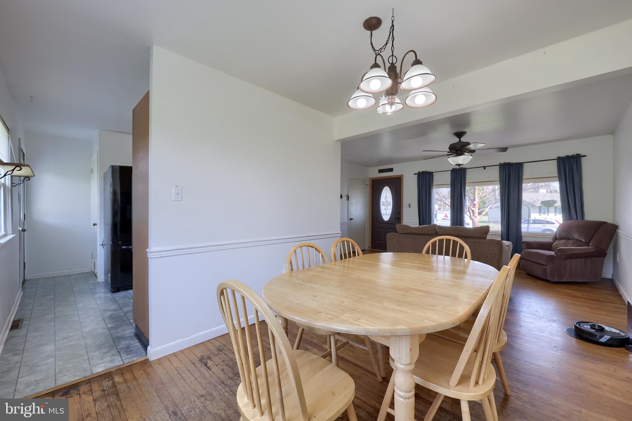 QUAKER HILLS - Residential