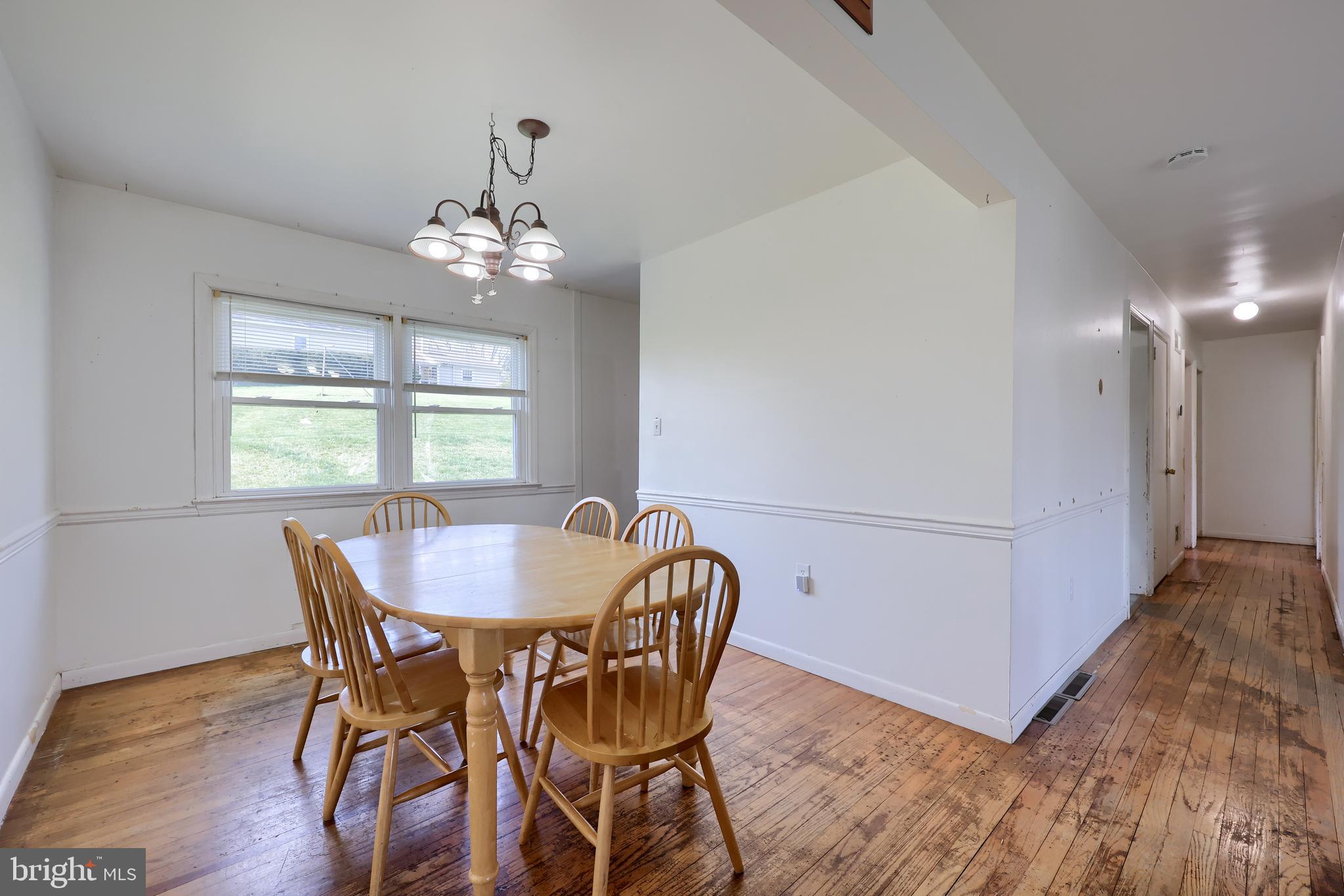 QUAKER HILLS - Residential