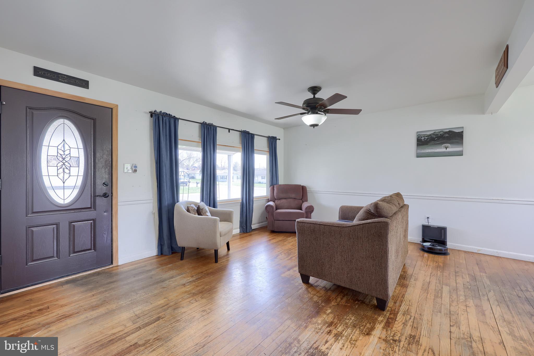 QUAKER HILLS - Residential