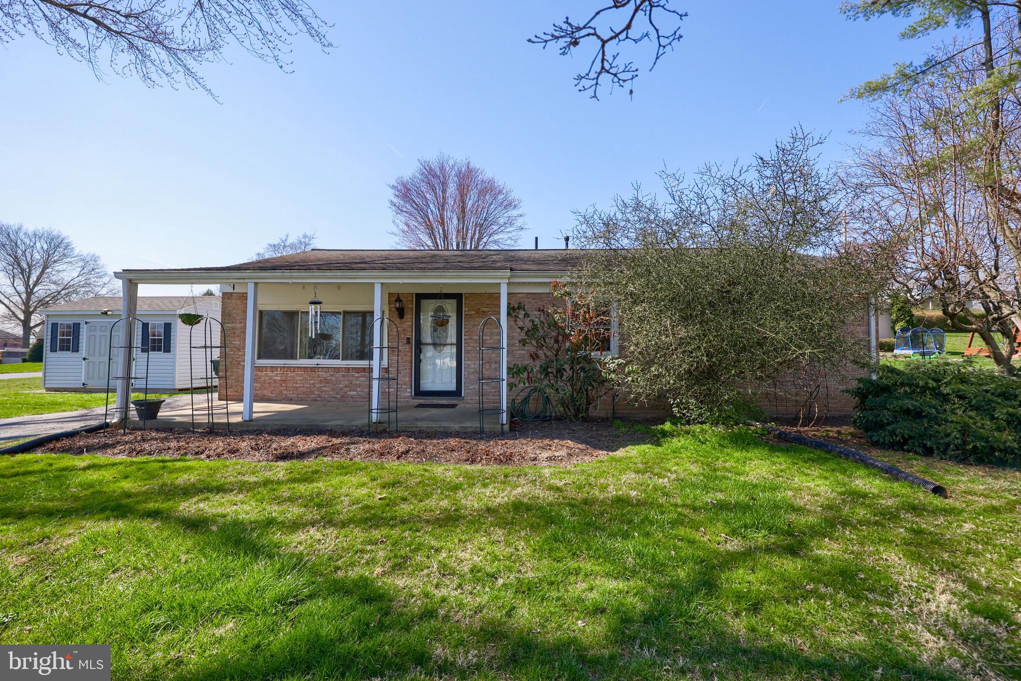 QUAKER HILLS - Residential