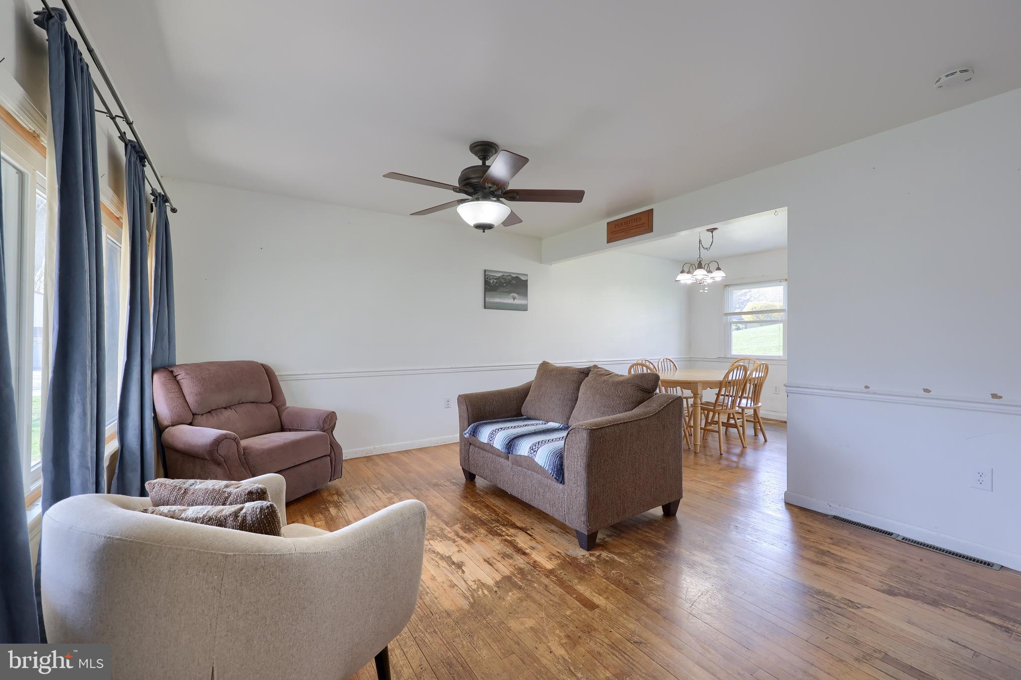 QUAKER HILLS - Residential