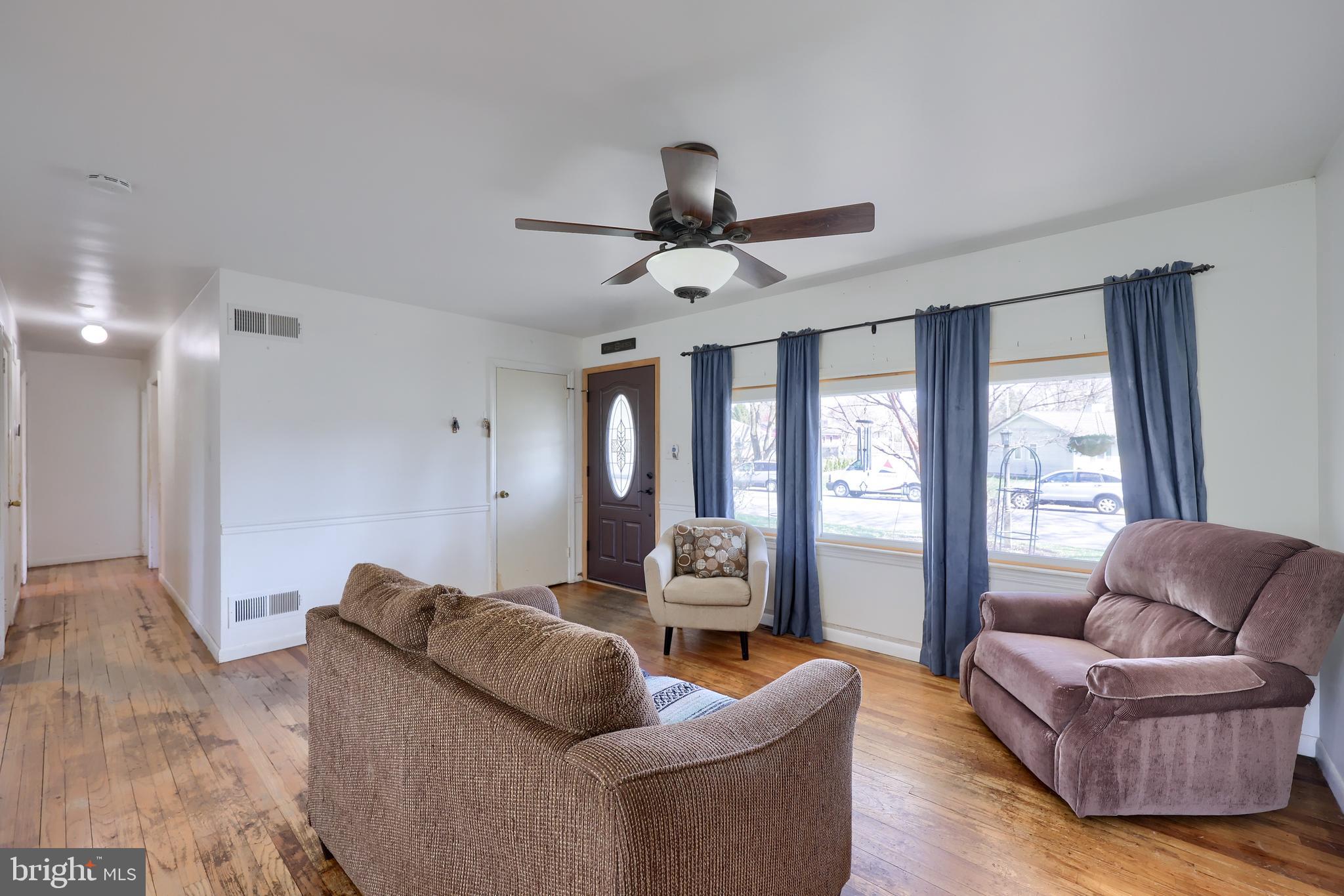 QUAKER HILLS - Residential