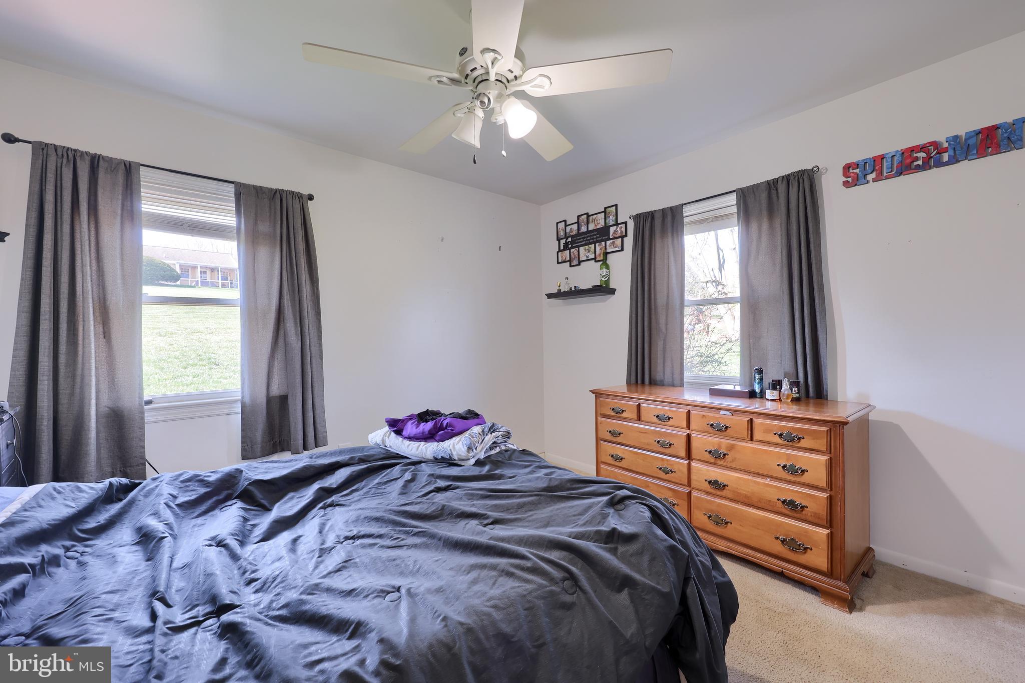 QUAKER HILLS - Residential