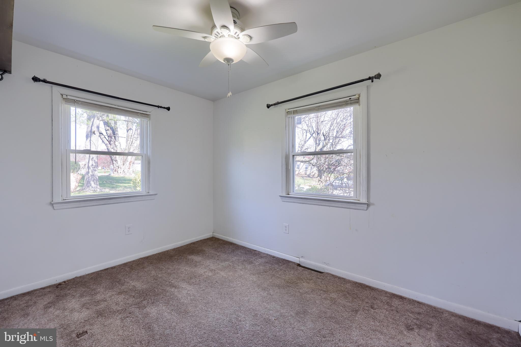 QUAKER HILLS - Residential