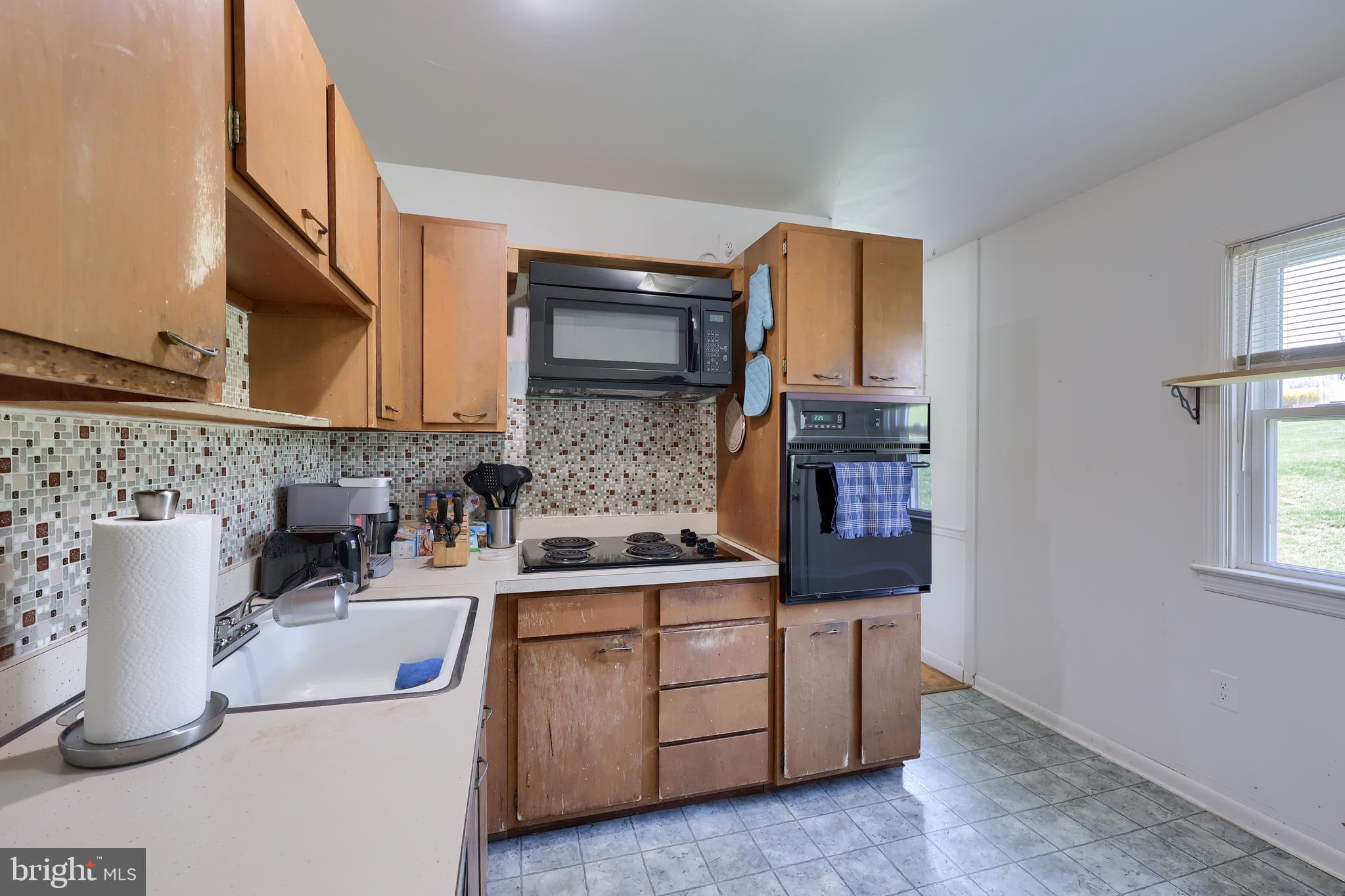 QUAKER HILLS - Residential