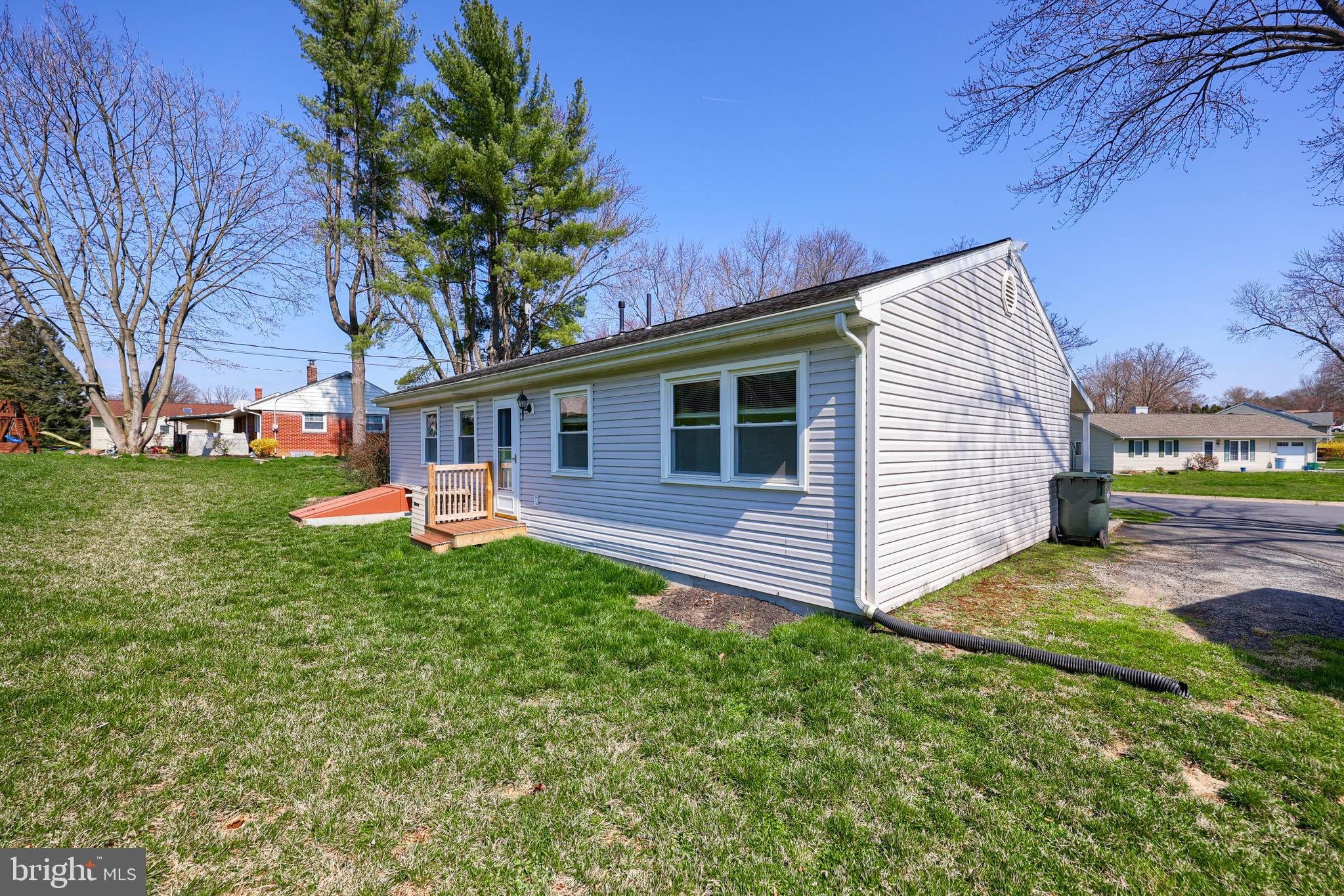 QUAKER HILLS - Residential