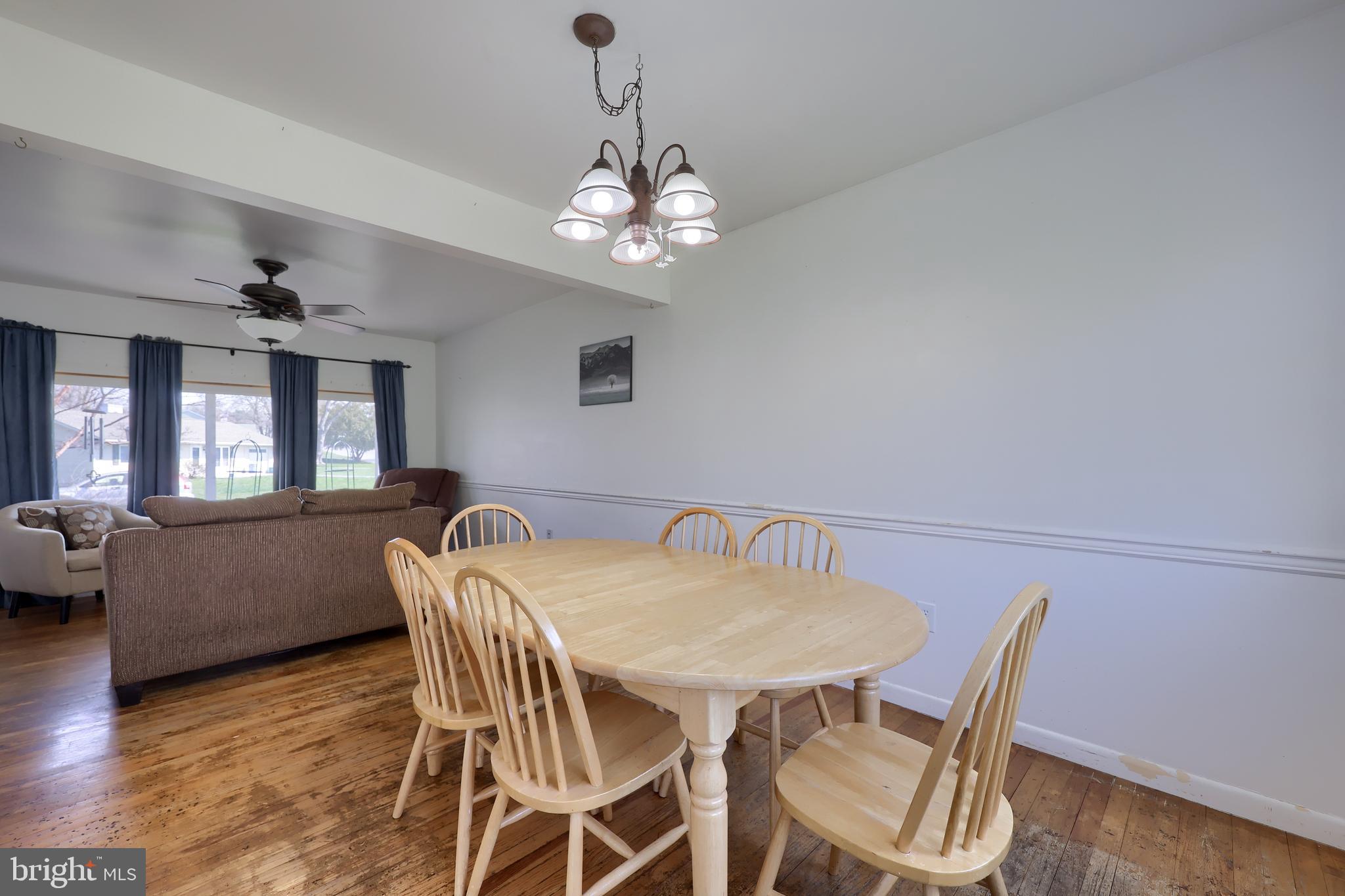 QUAKER HILLS - Residential