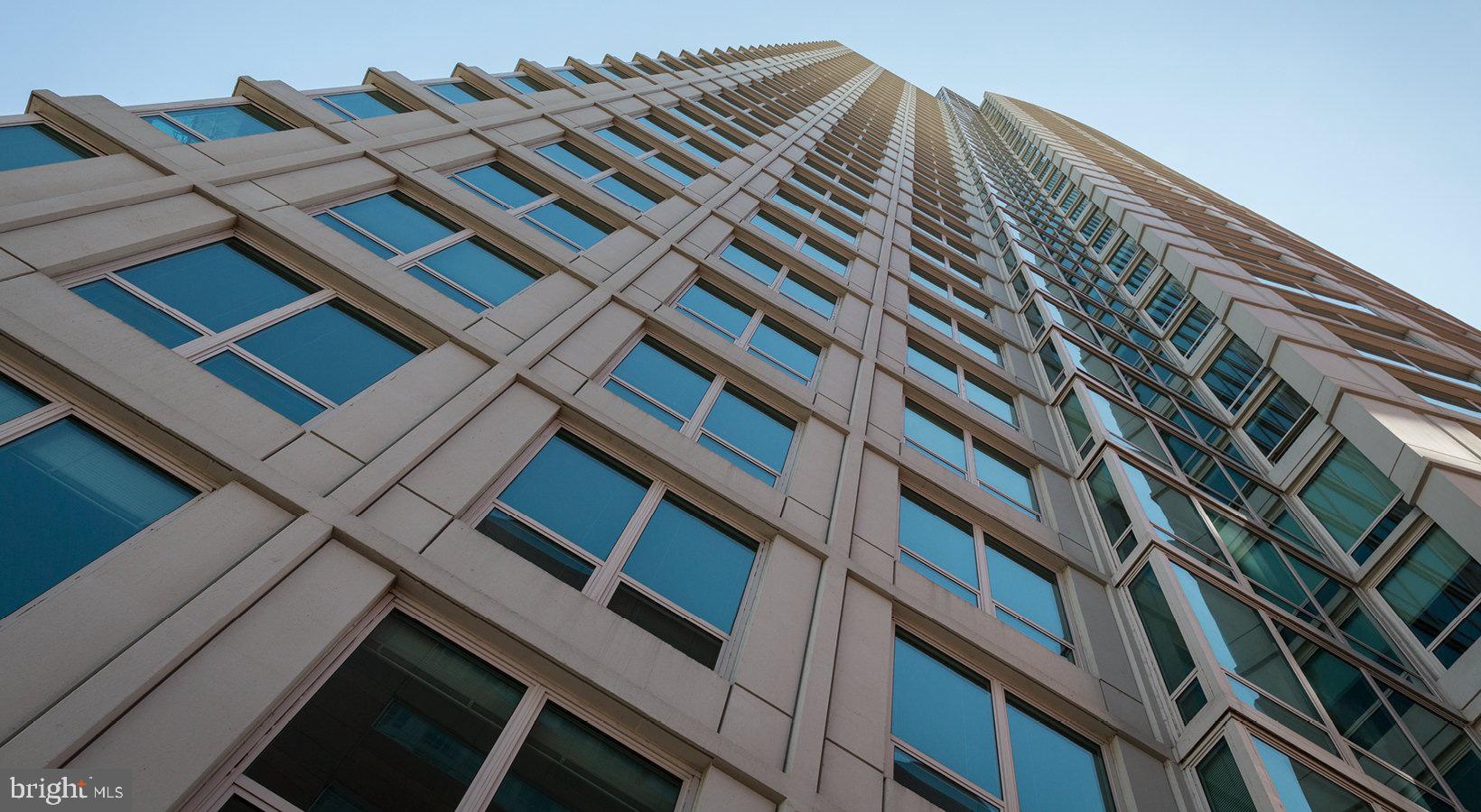 204 W WASHINGTON SQUARE 2503