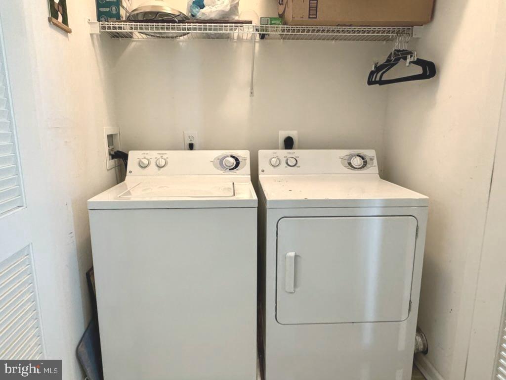 SUNSET ISLAND - Residential