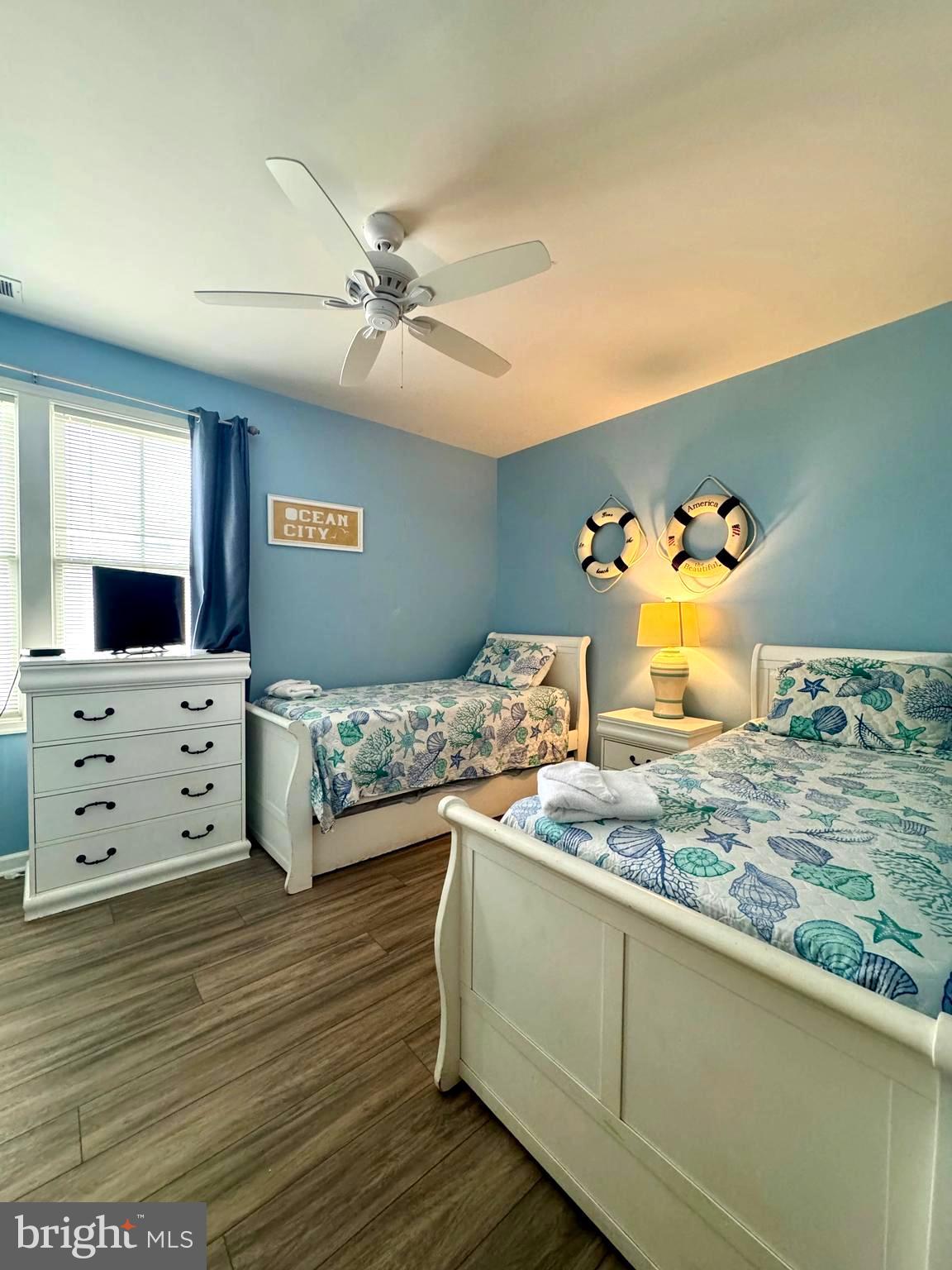 SUNSET ISLAND - Residential