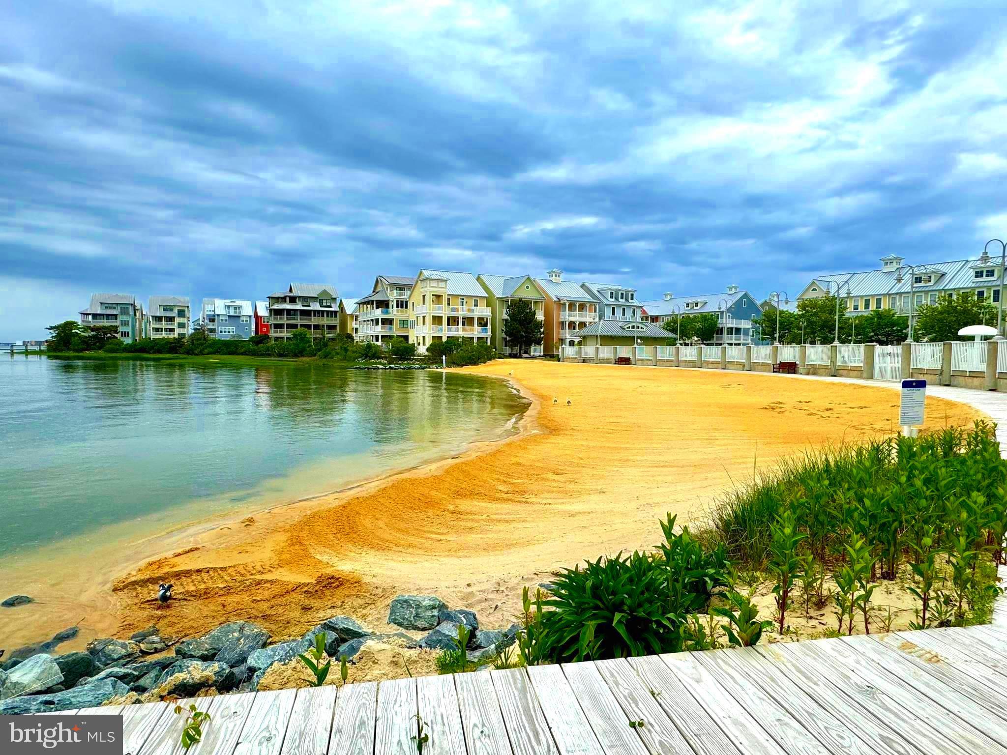 SUNSET ISLAND - Residential