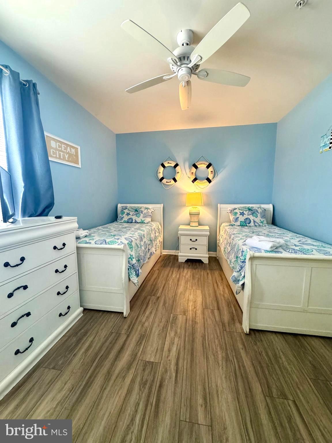 SUNSET ISLAND - Residential