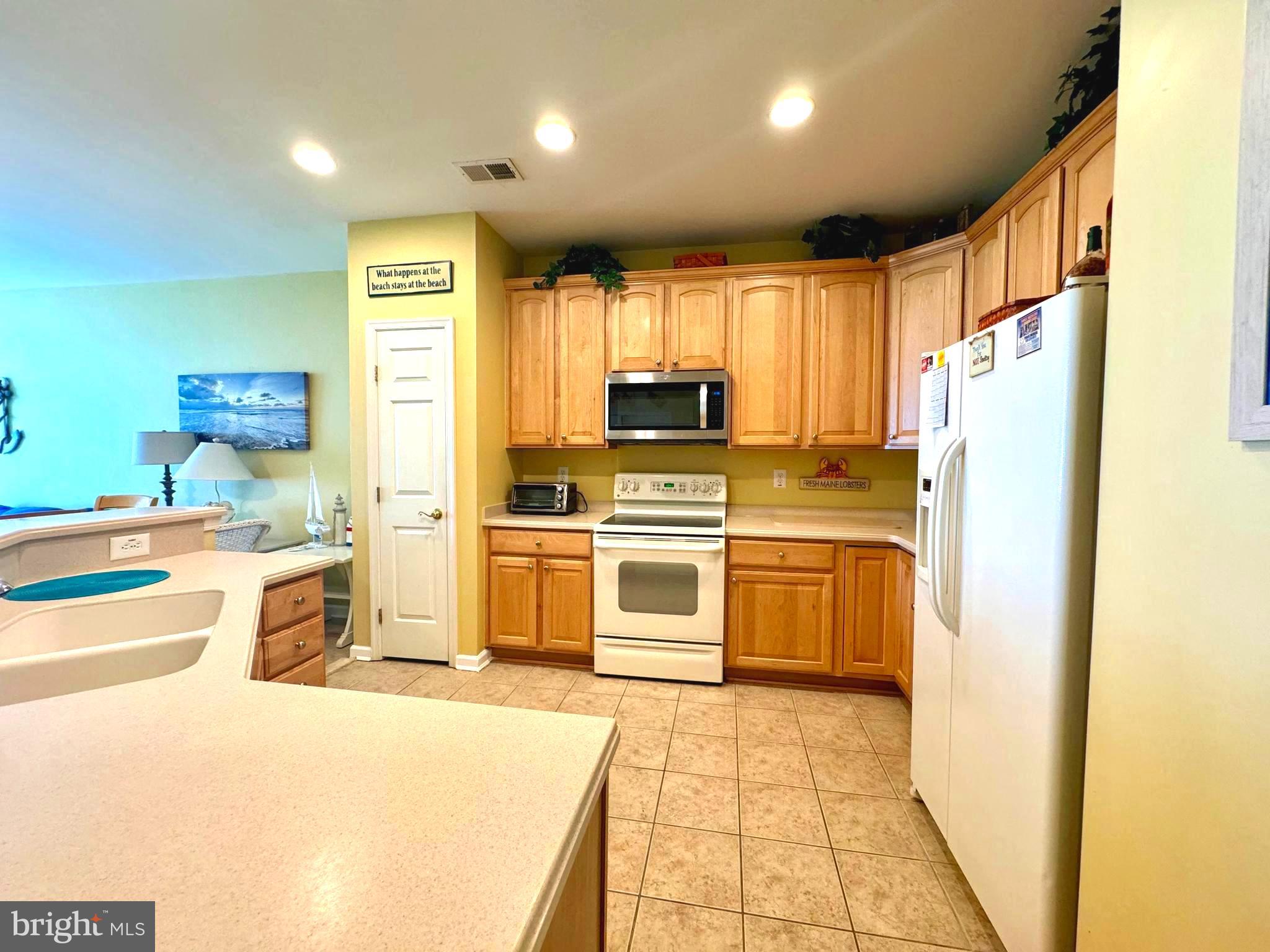 SUNSET ISLAND - Residential