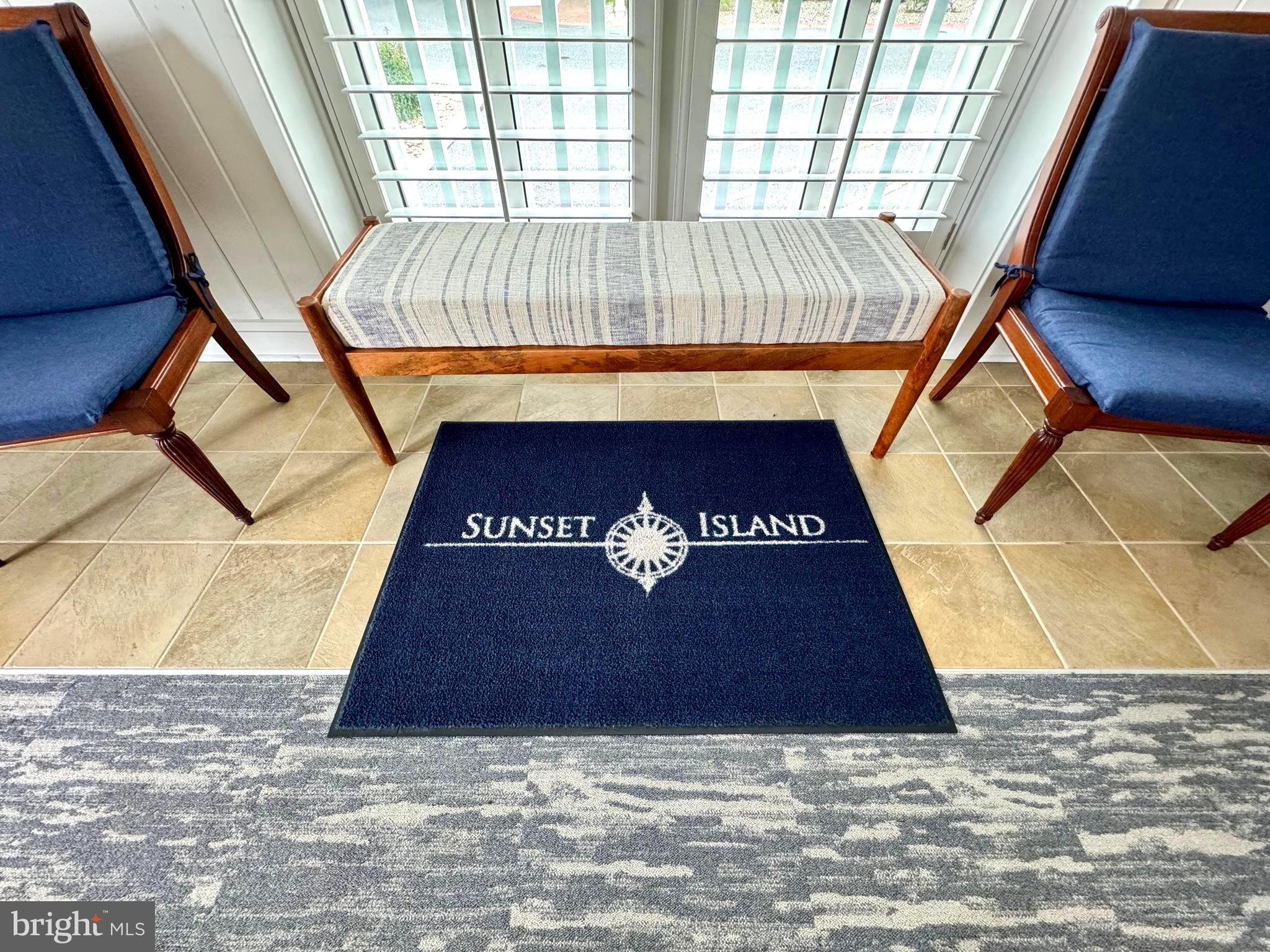 SUNSET ISLAND - Residential