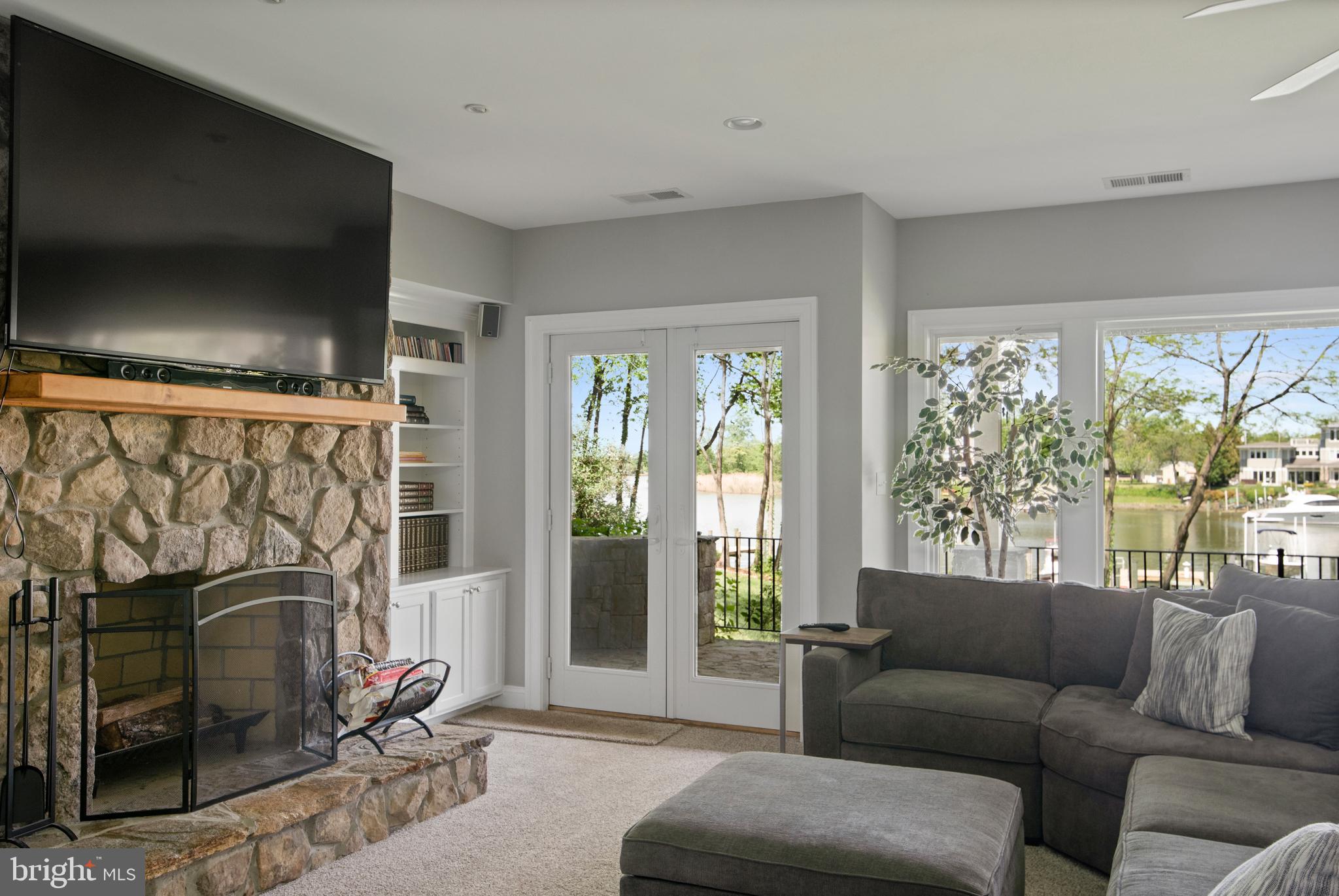 ANNAPOLIS COVE - Residential