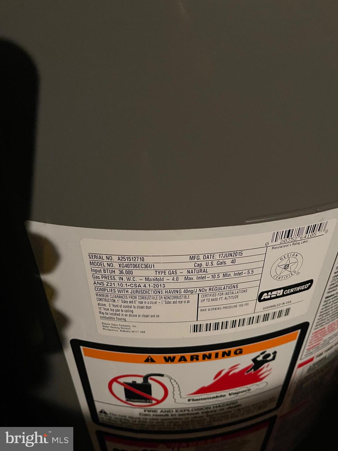 Main image without alt text