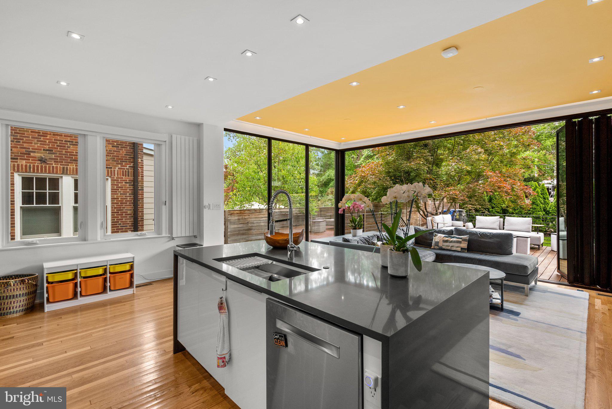 OBSERVATORY CIRCLE - Residential