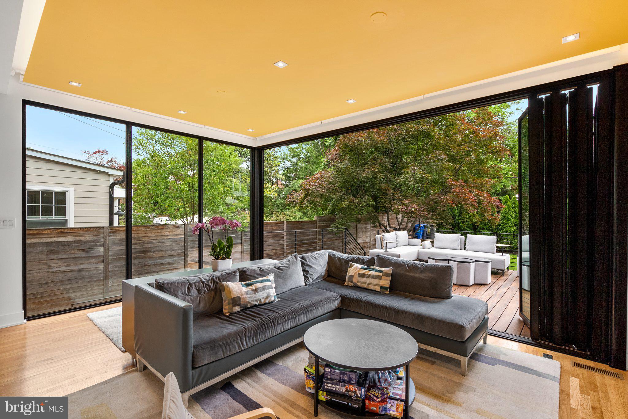 OBSERVATORY CIRCLE - Residential
