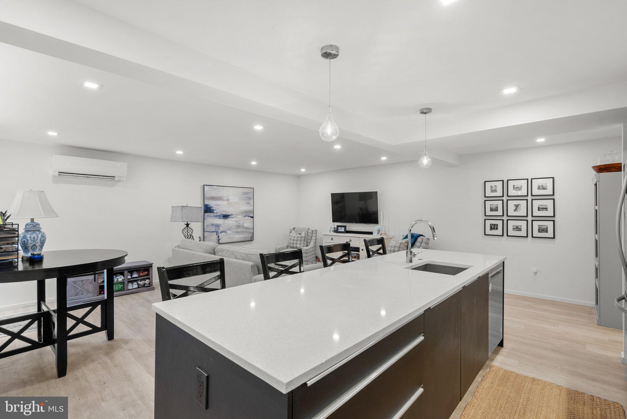 OBSERVATORY CIRCLE - Residential