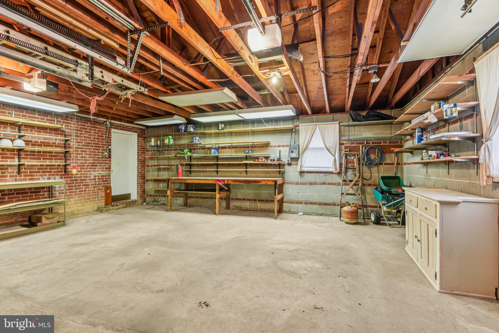 SHETLAND HILLS - Residential