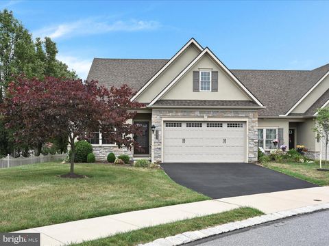 Photo of 1277 CANTEBURY DR, MOUNT JOY, PA 17552 (MLS # PALA2037144)