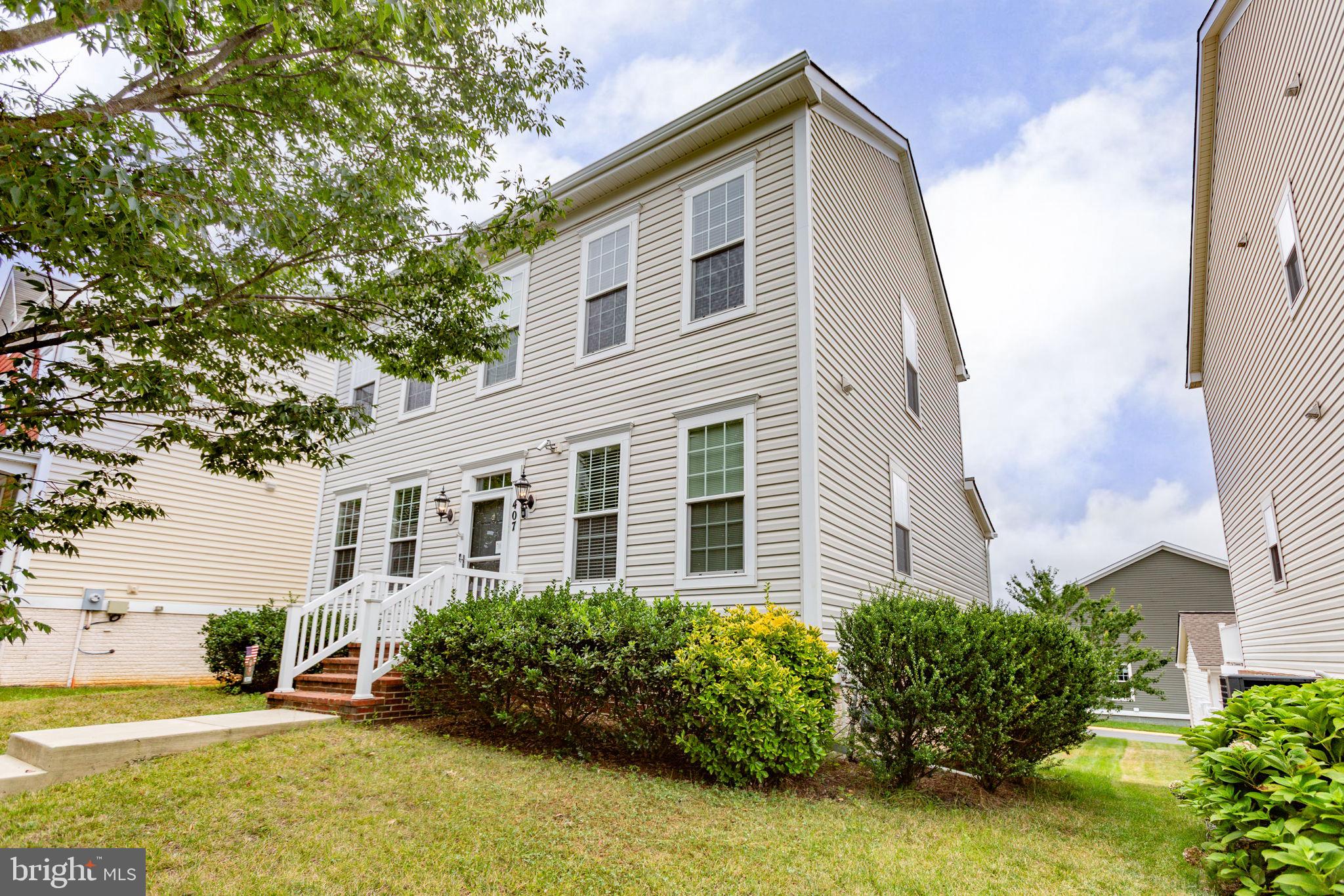 407 APRICOT STREET