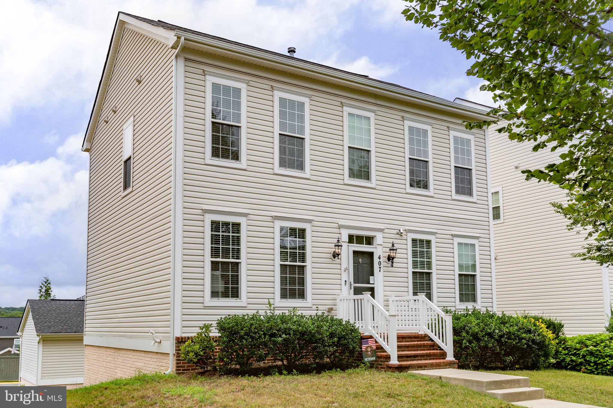 407 APRICOT STREET