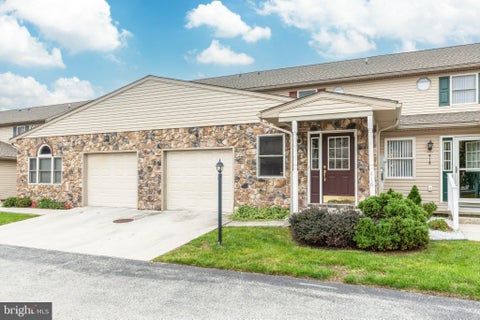Condo For Sale - 416 Springbrook Court<br/> York County, HANOVER, PA 17331