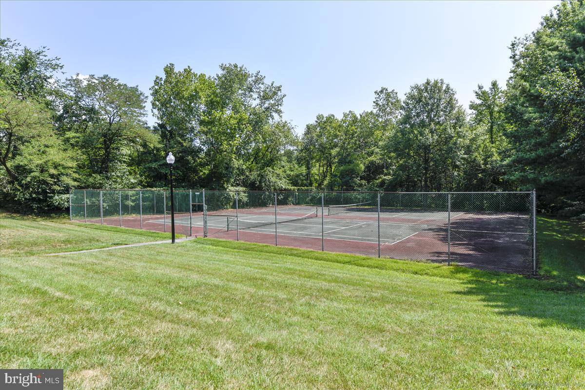 CROMWELL FOUNTAIN - Residential